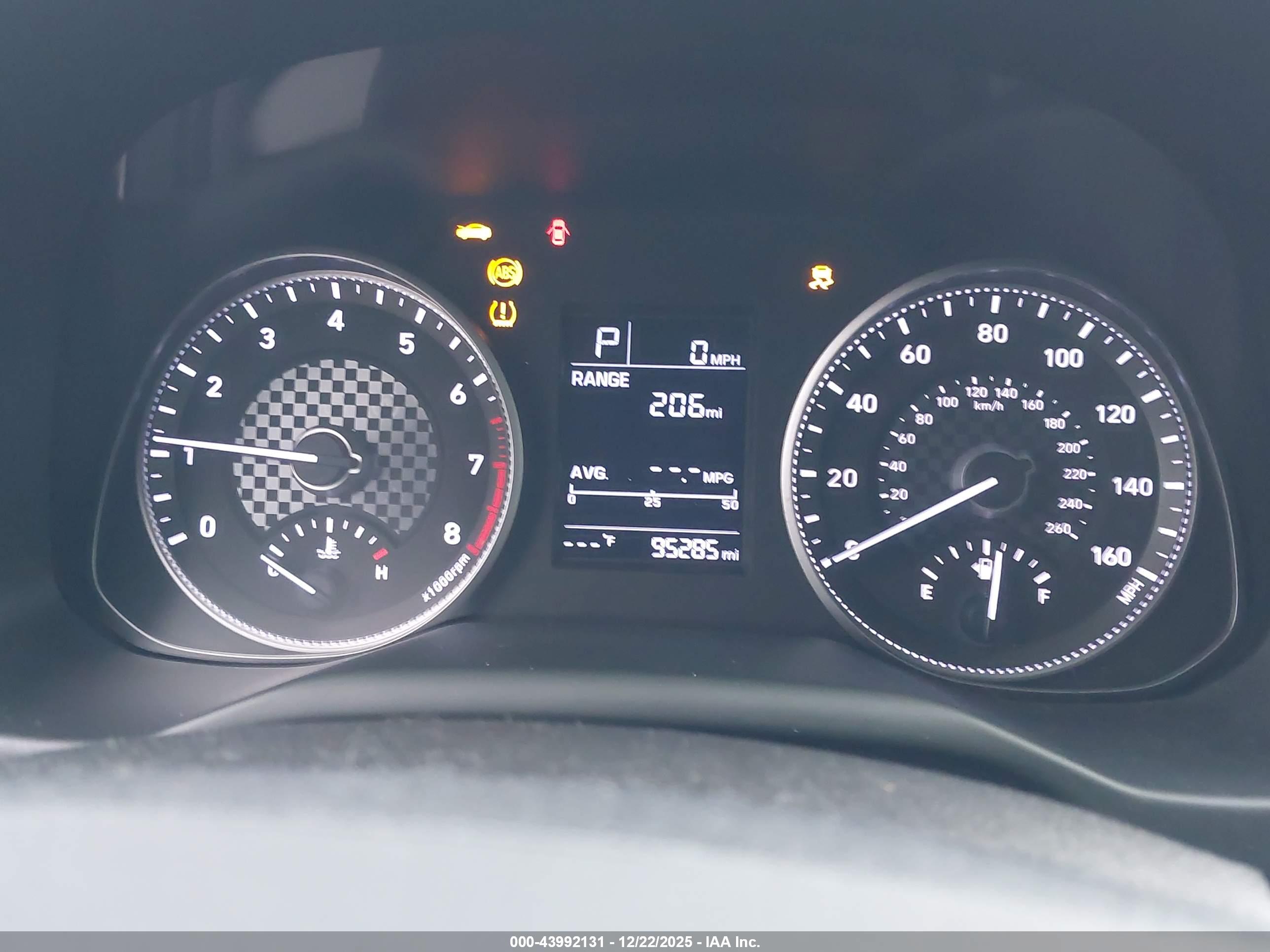 HYUNDAI ELANTRA image 7