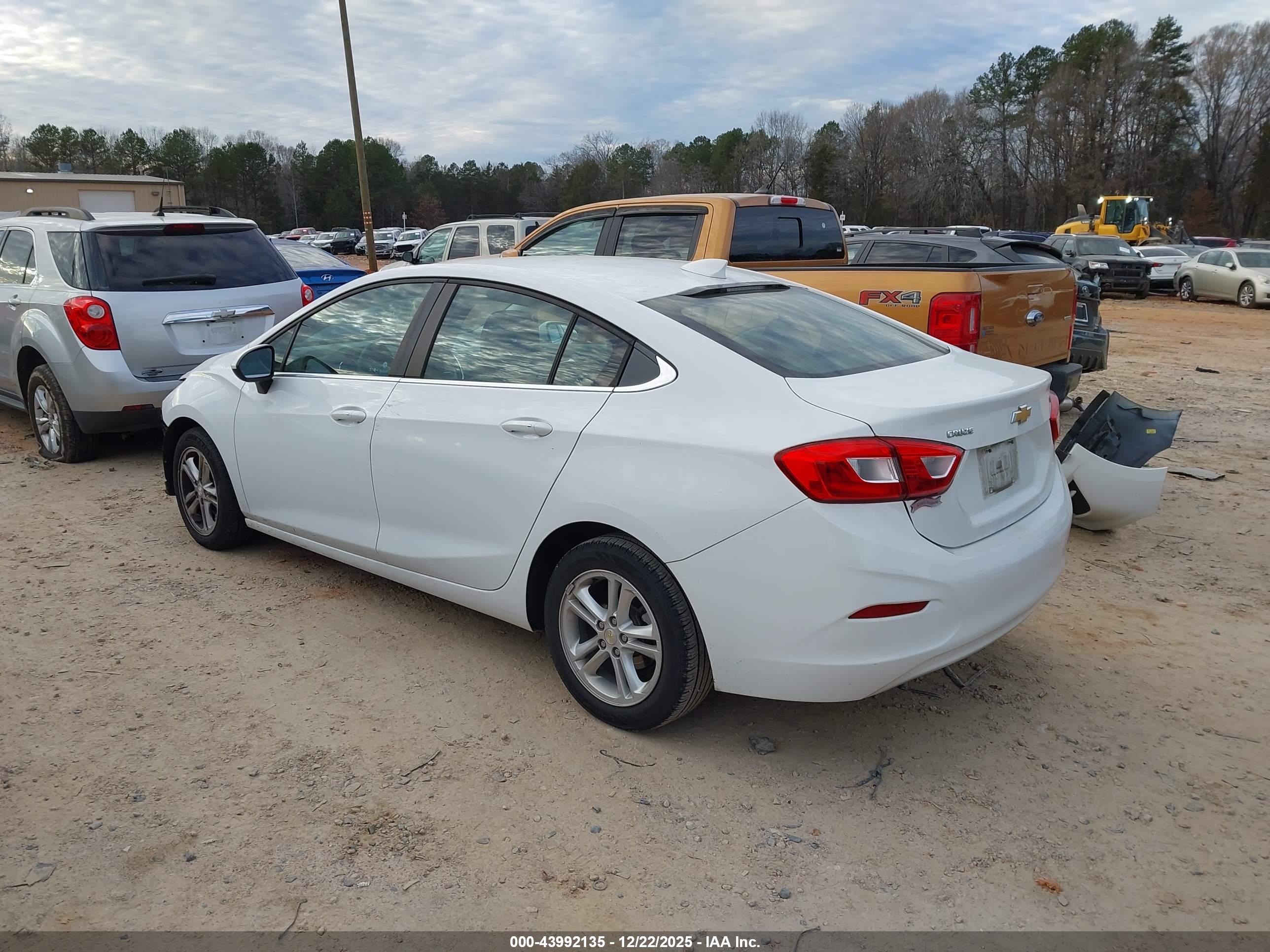 CHEVROLET CRUZE image 3