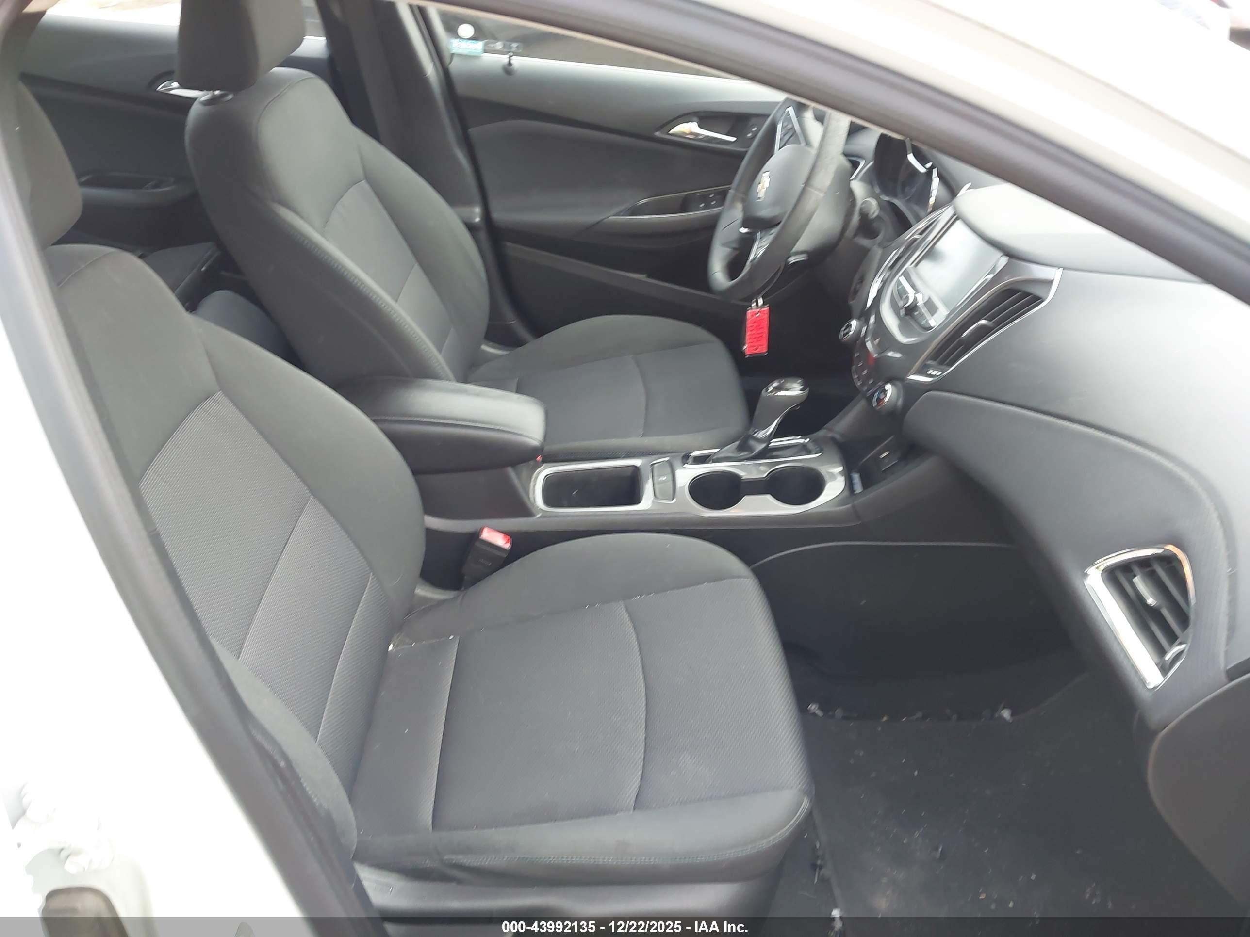 CHEVROLET CRUZE image 5