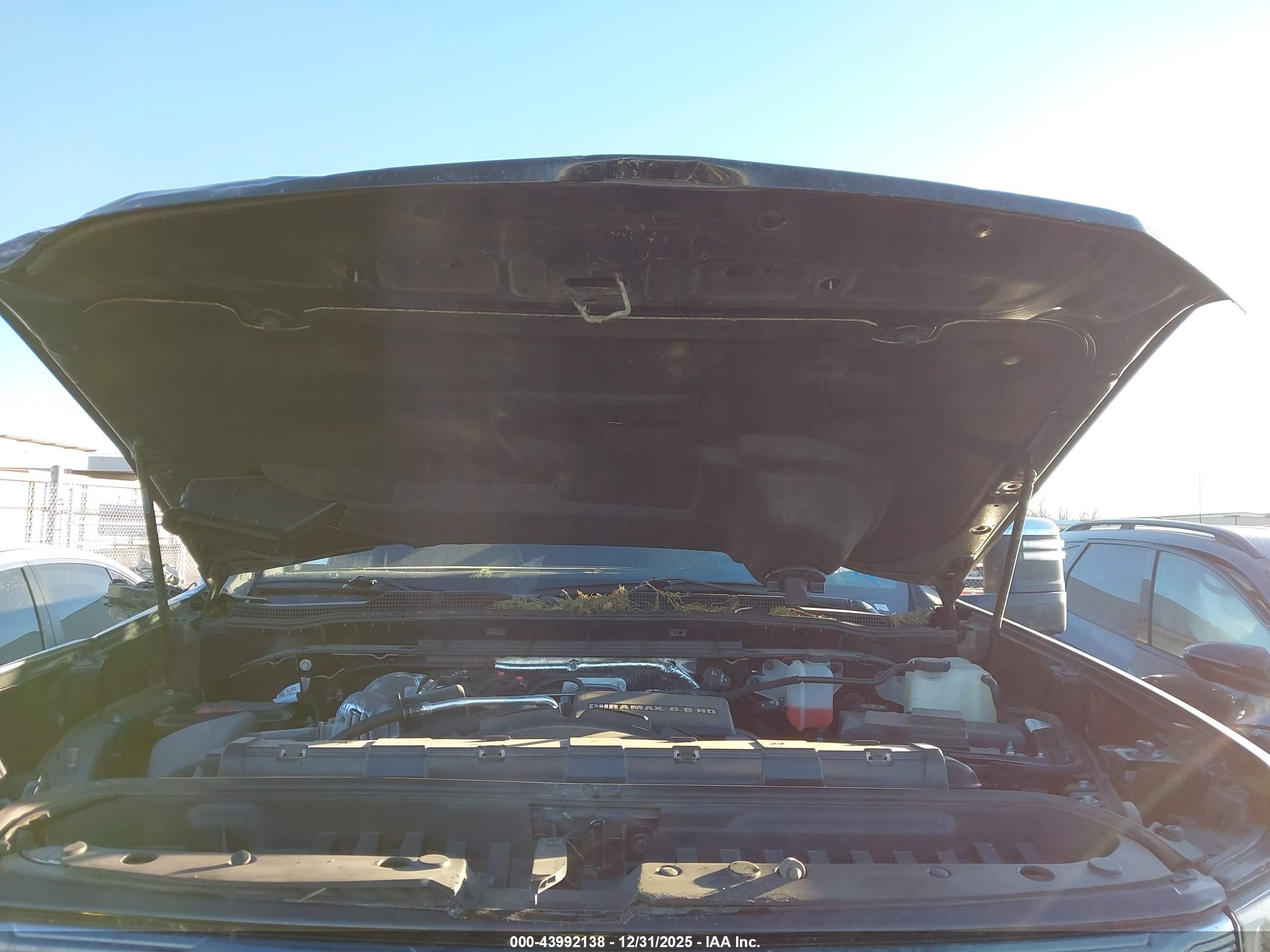 CHEVROLET SILVERADO image 10