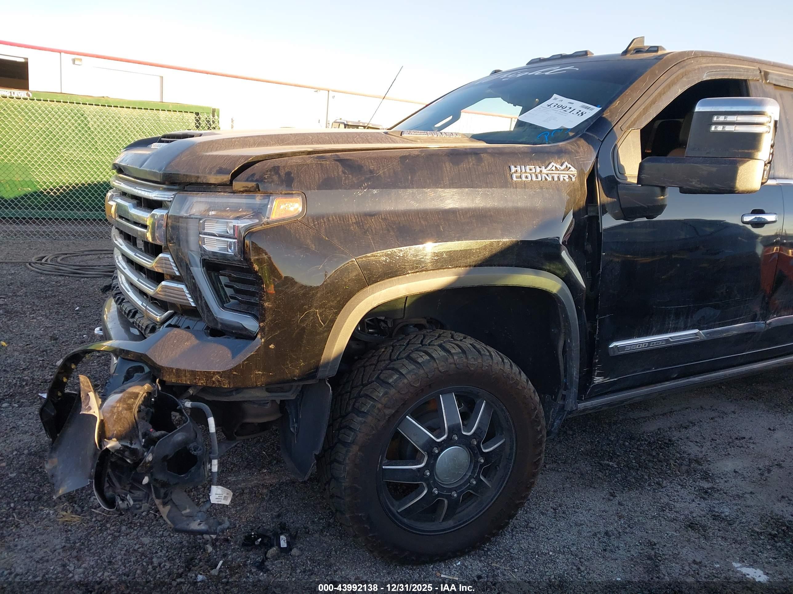 CHEVROLET SILVERADO image 6