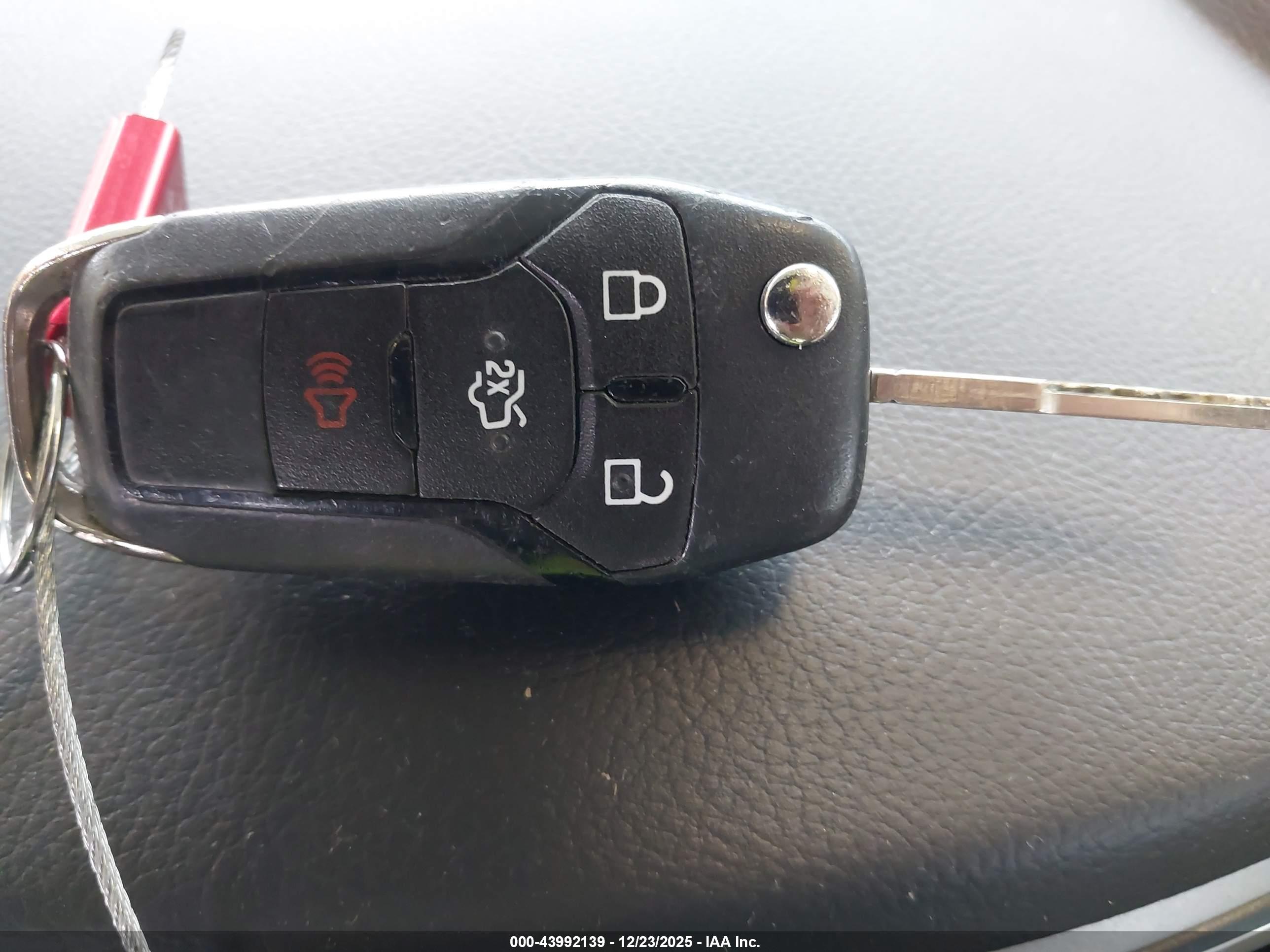 FORD FUSION image 11
