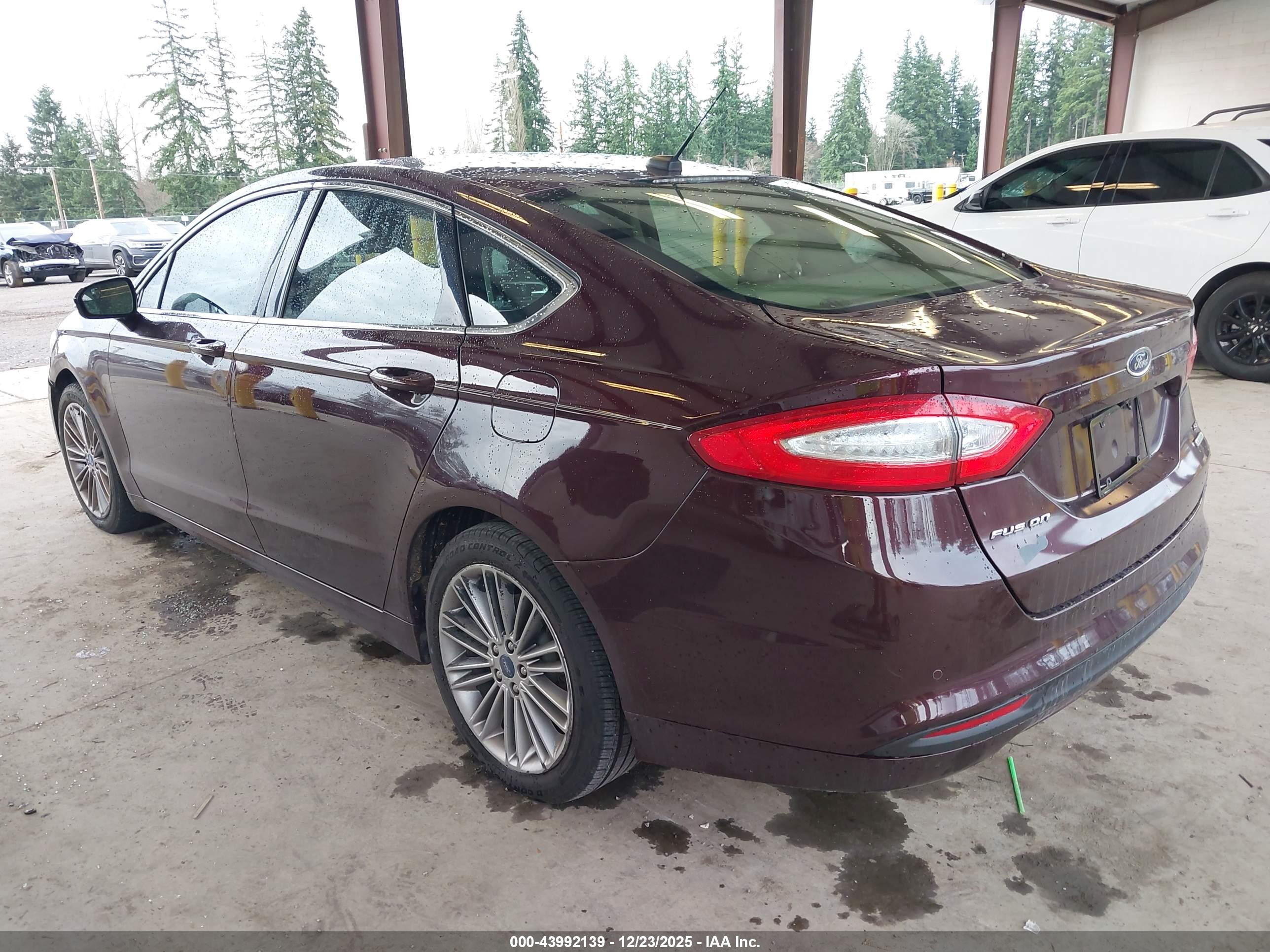 FORD FUSION image 3