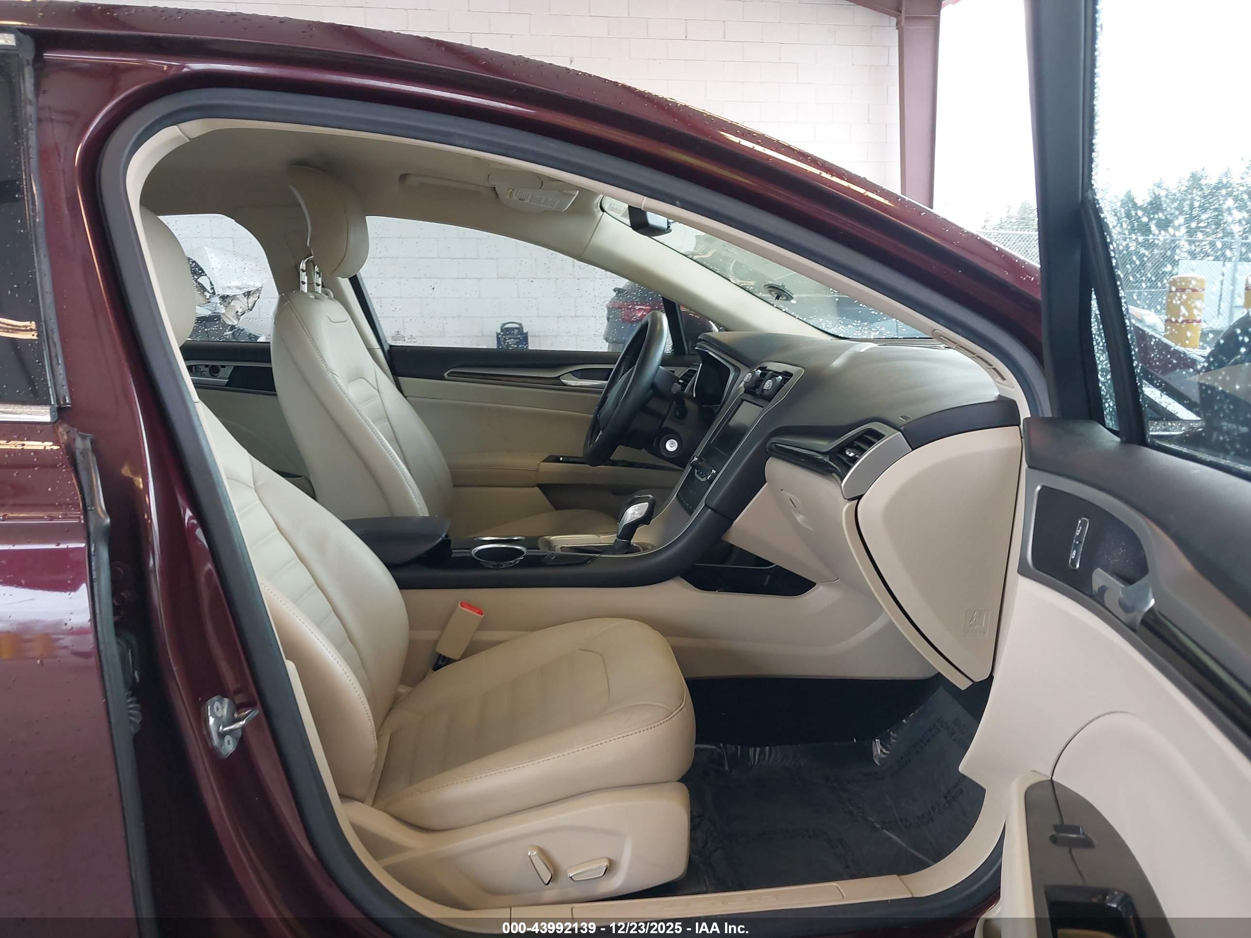 FORD FUSION image 5