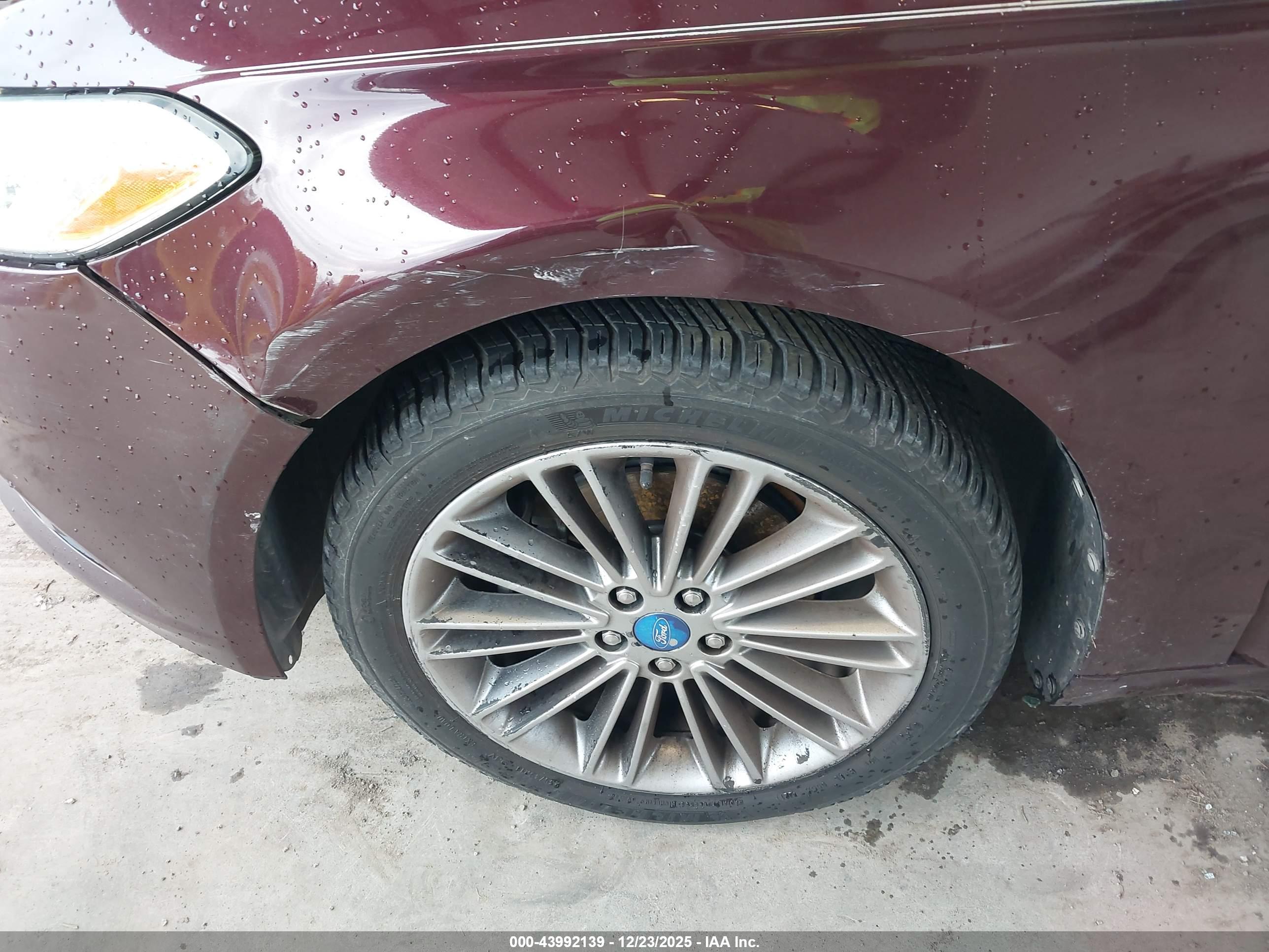 FORD FUSION image 6