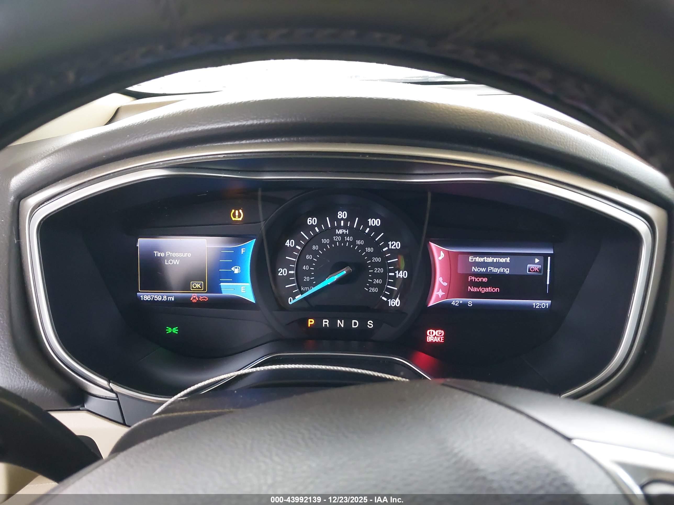 FORD FUSION image 7