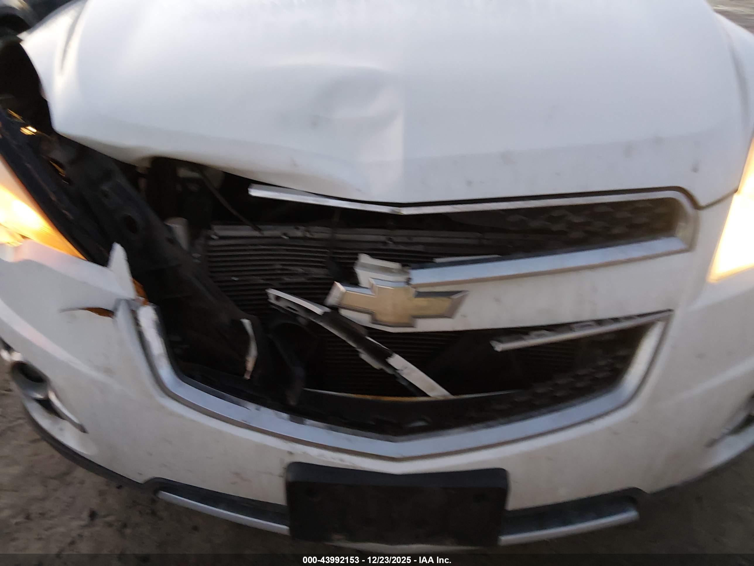 CHEVROLET EQUINOX image 6
