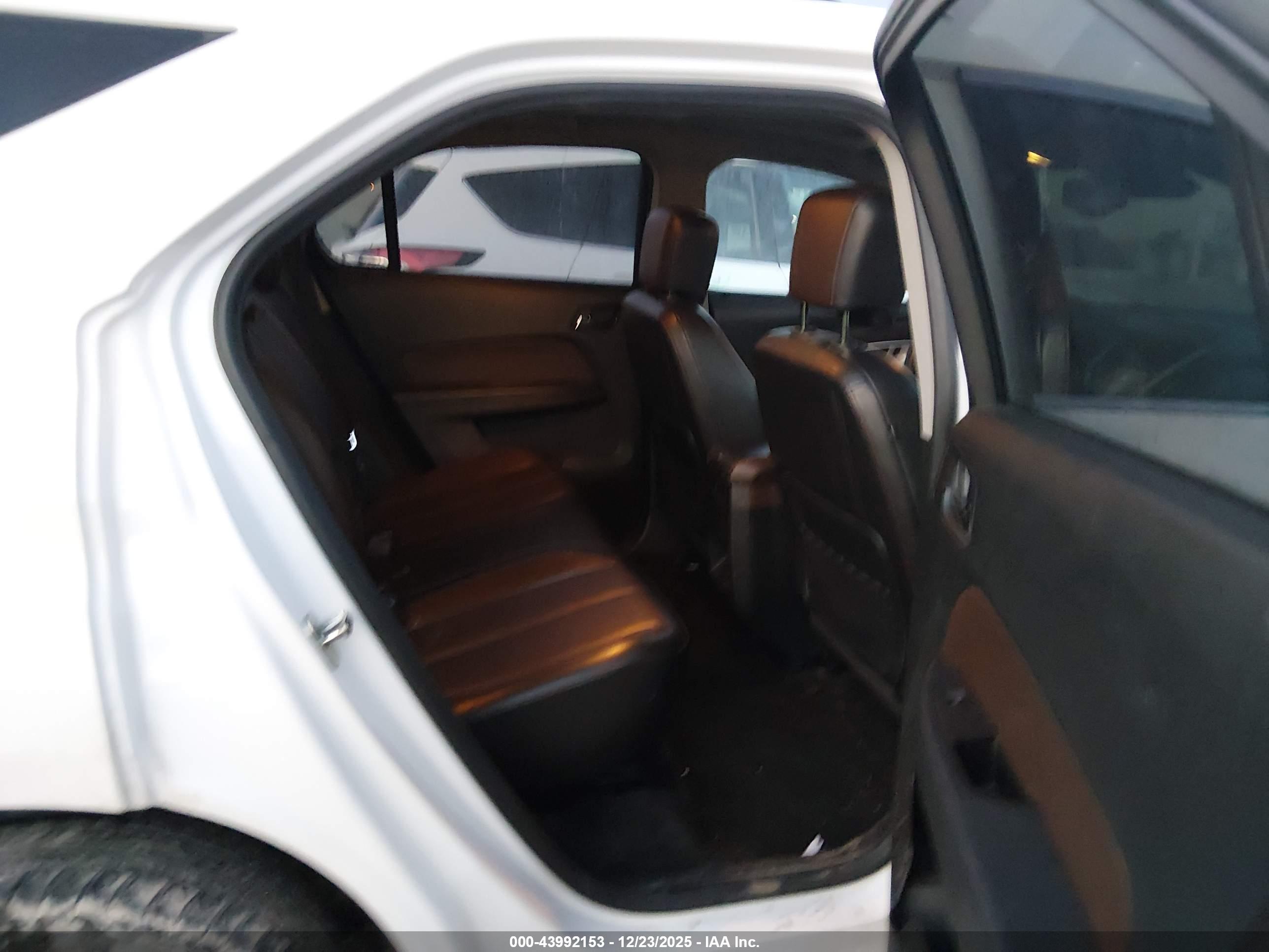 CHEVROLET EQUINOX image 8