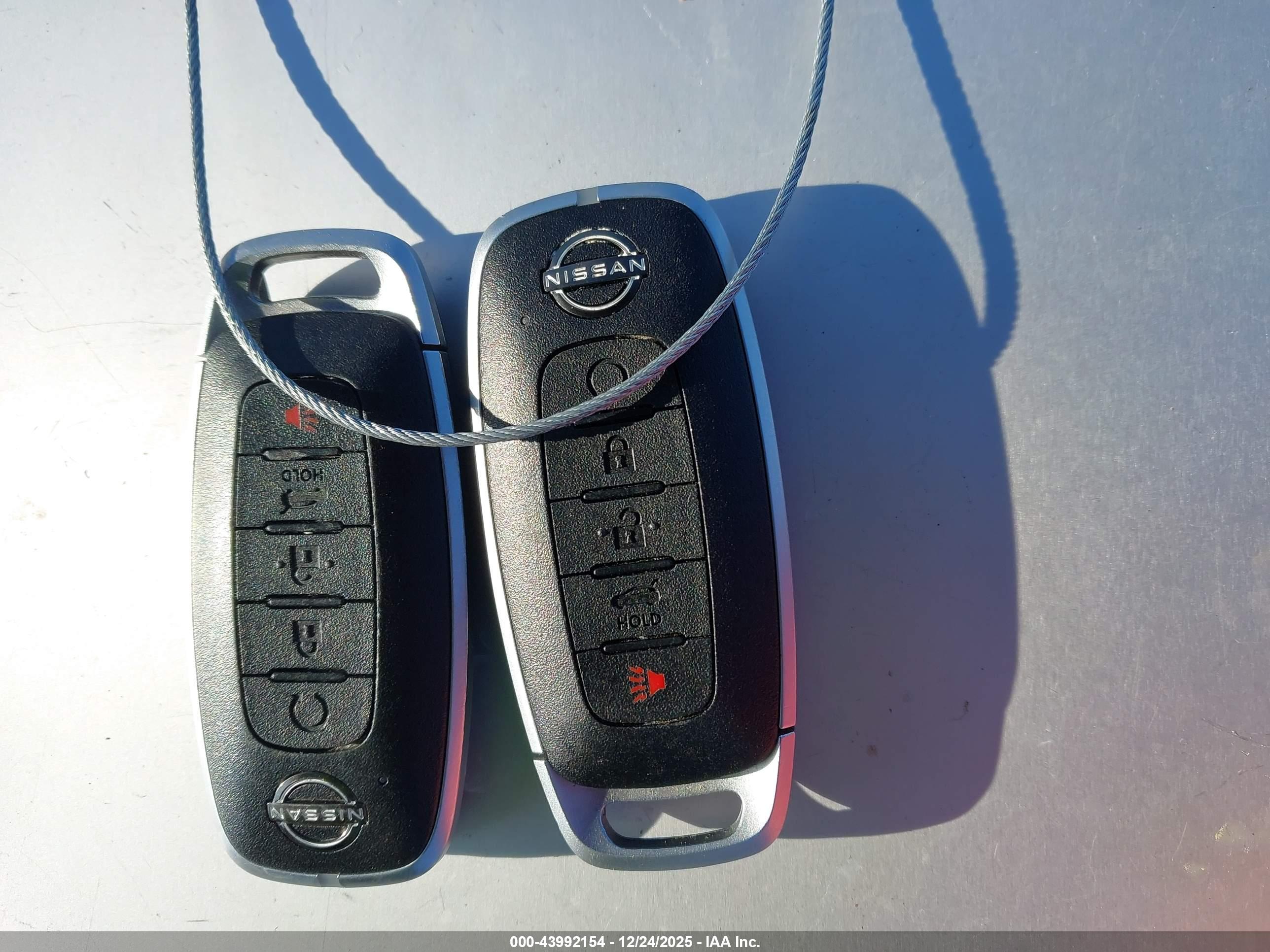 NISSAN ROGUE image 11