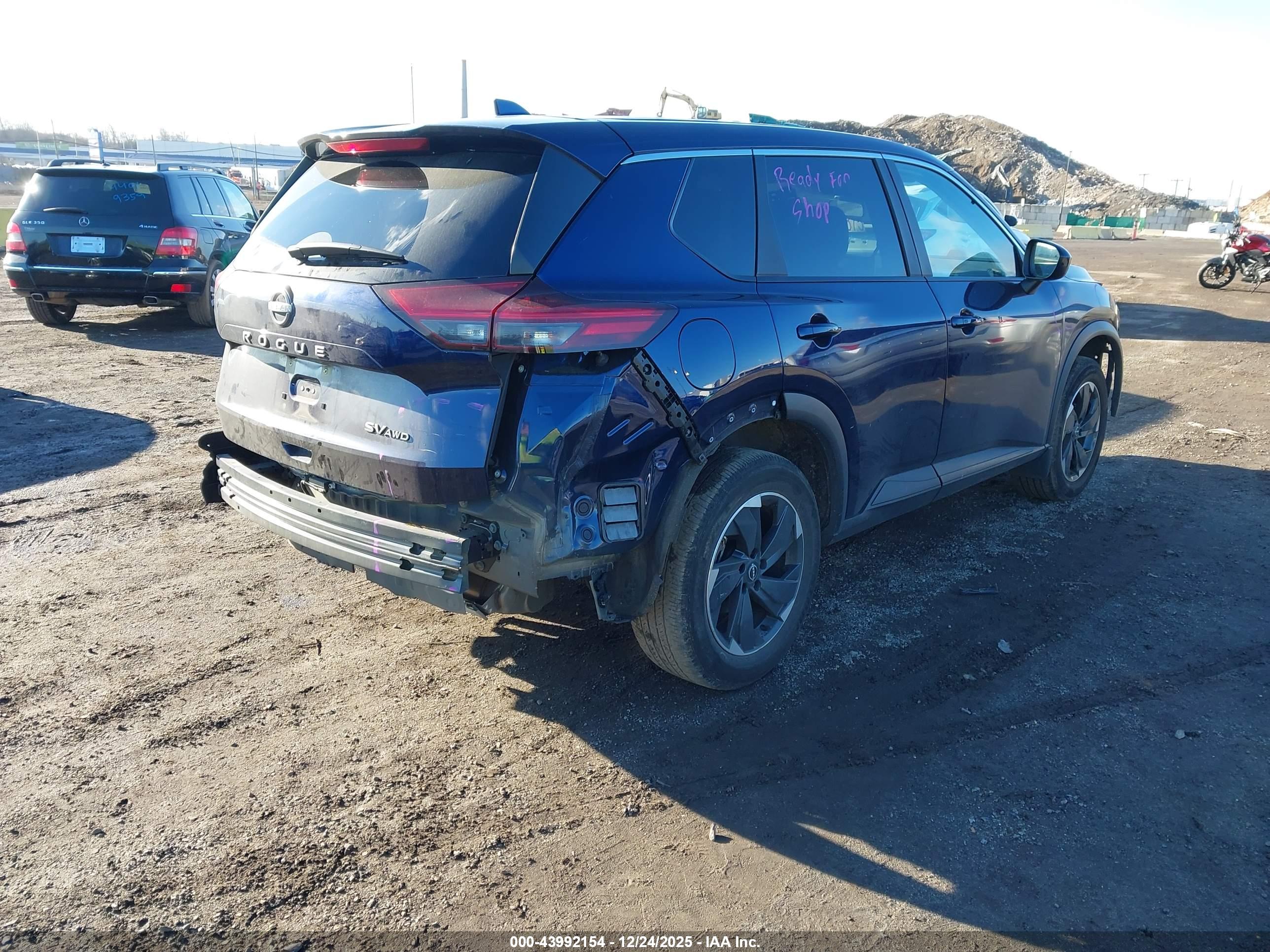 NISSAN ROGUE image 4