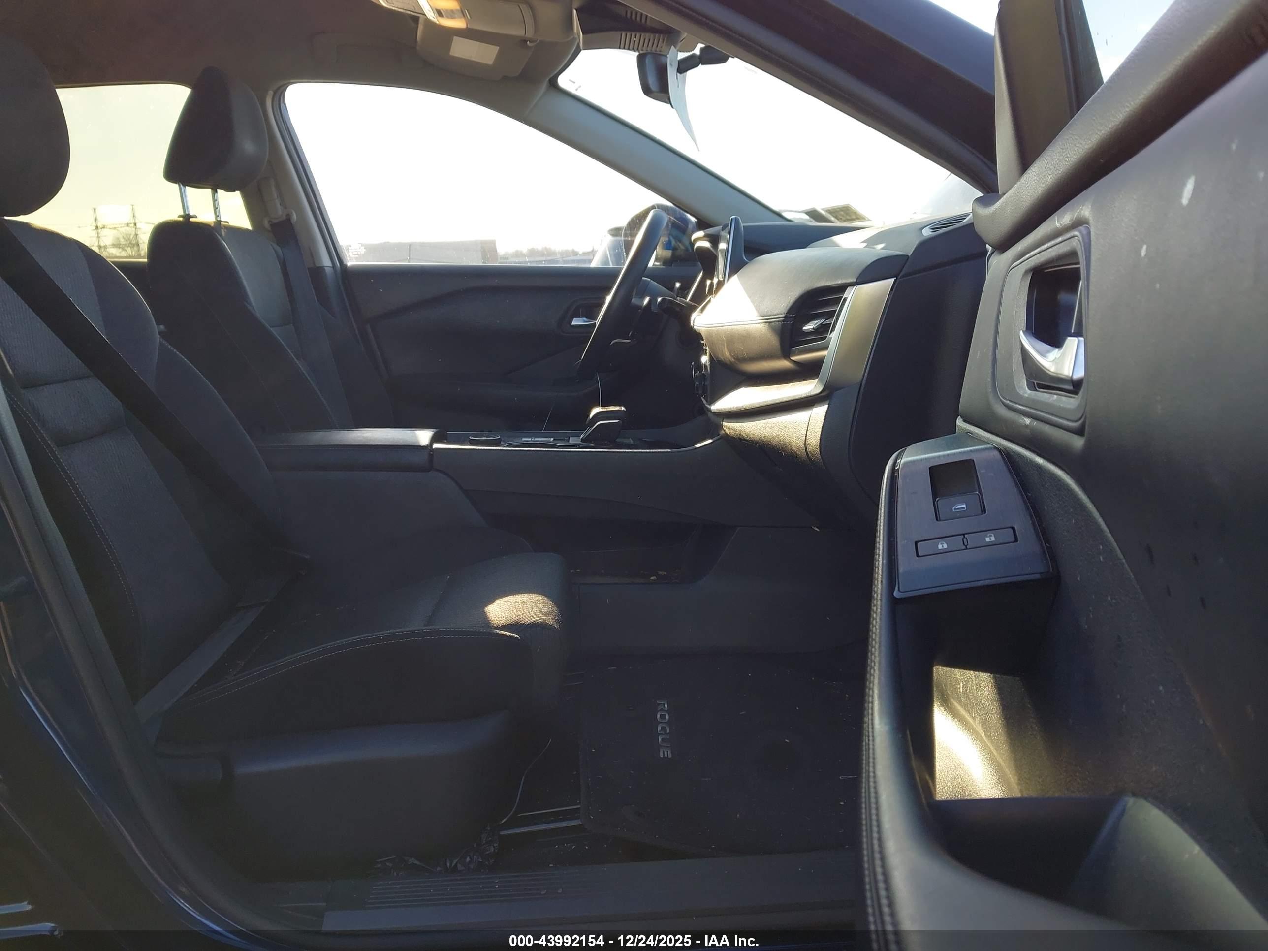 NISSAN ROGUE image 5