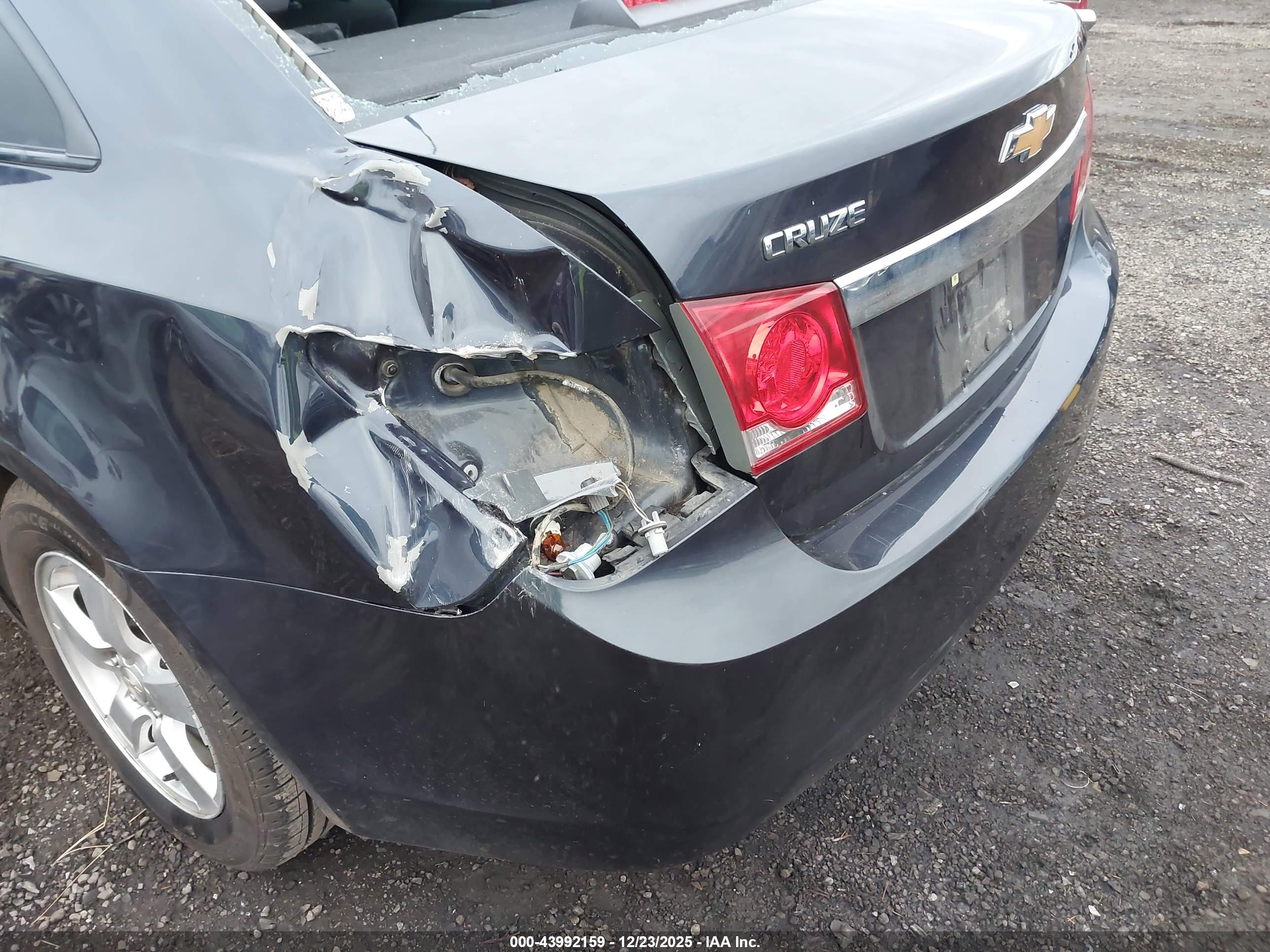 CHEVROLET CRUZE image 6