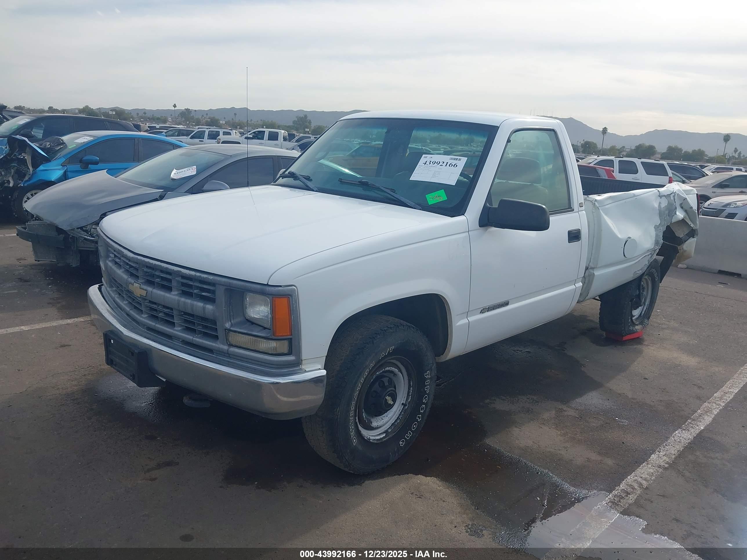CHEVROLET C2500 image 2