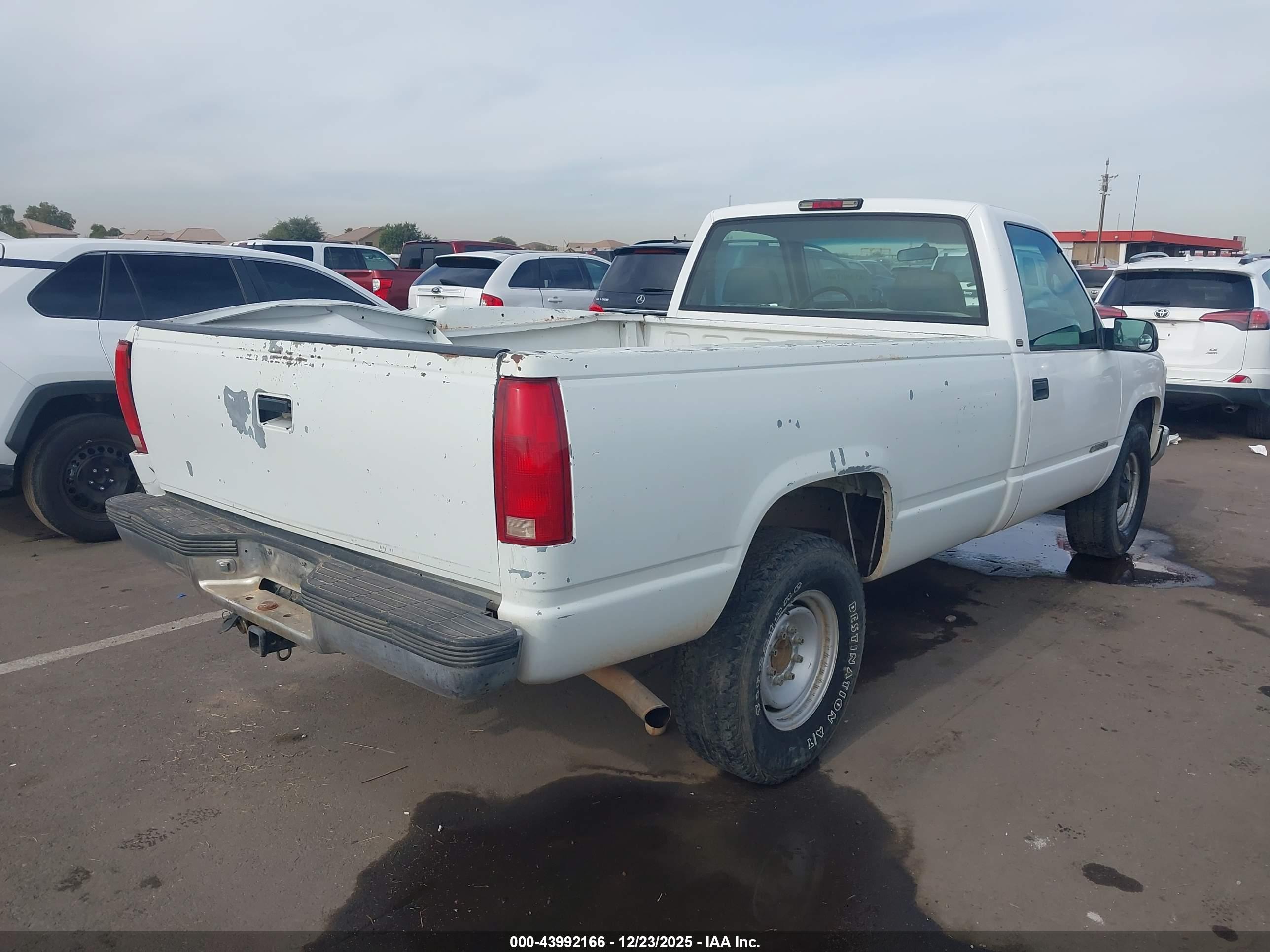 CHEVROLET C2500 image 4