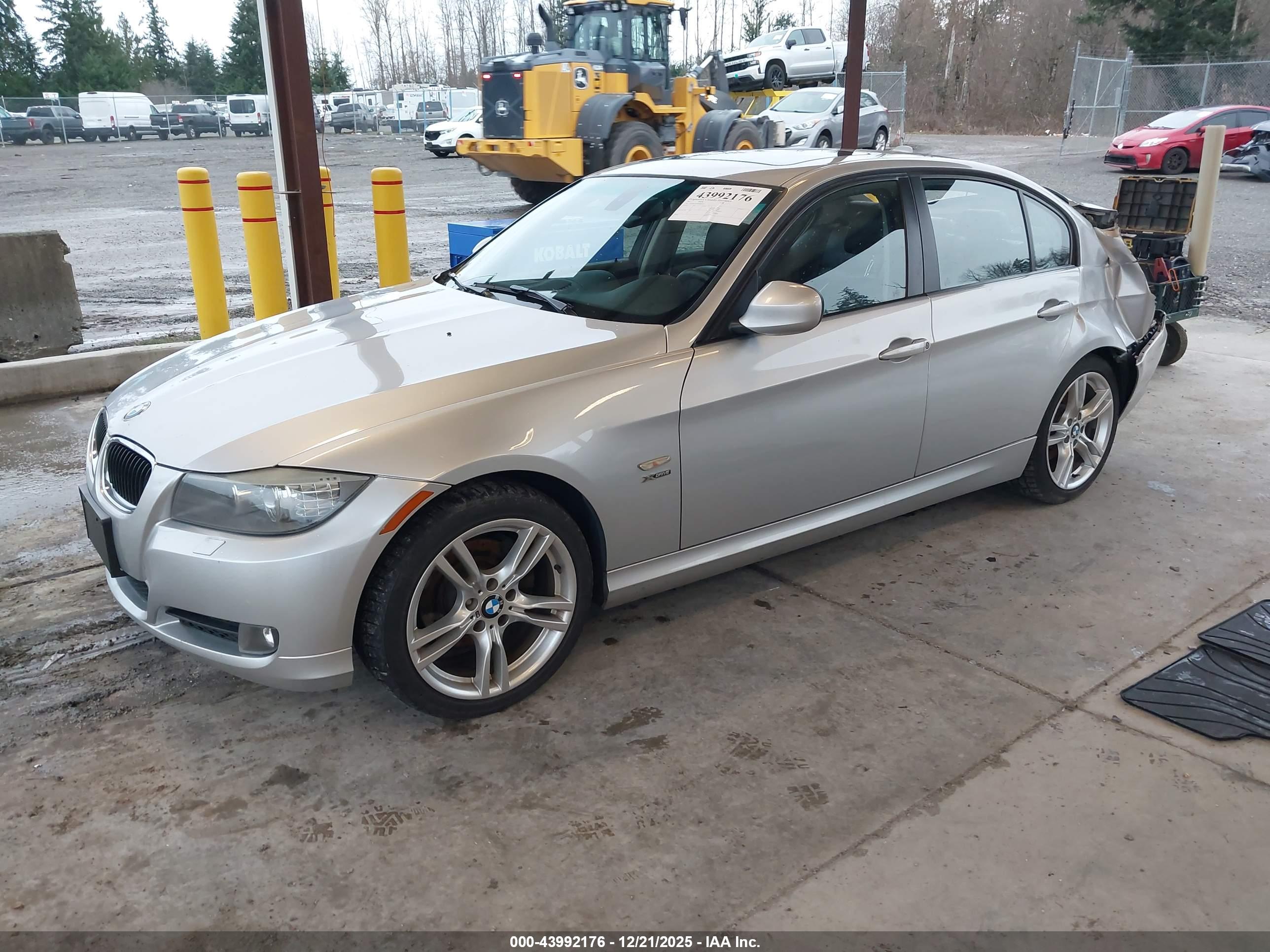BMW 328I image 2