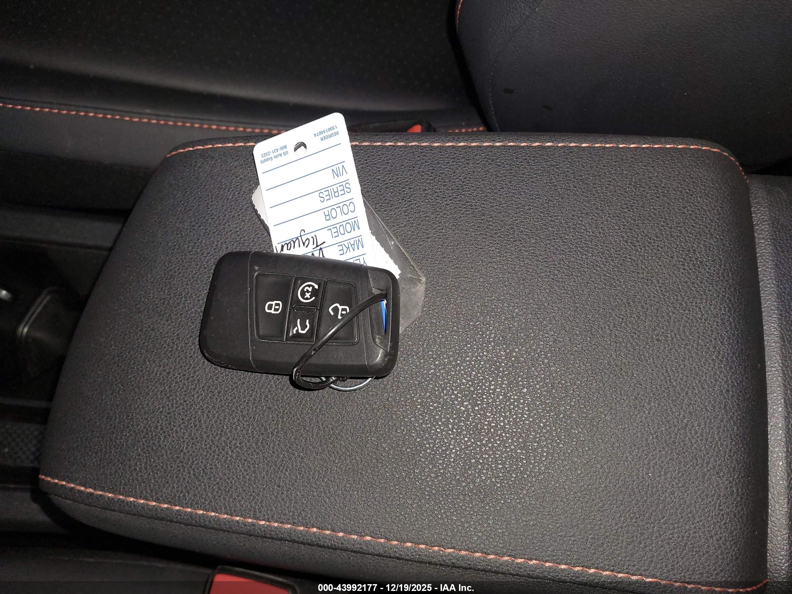 VOLKSWAGEN TIGUAN image 11