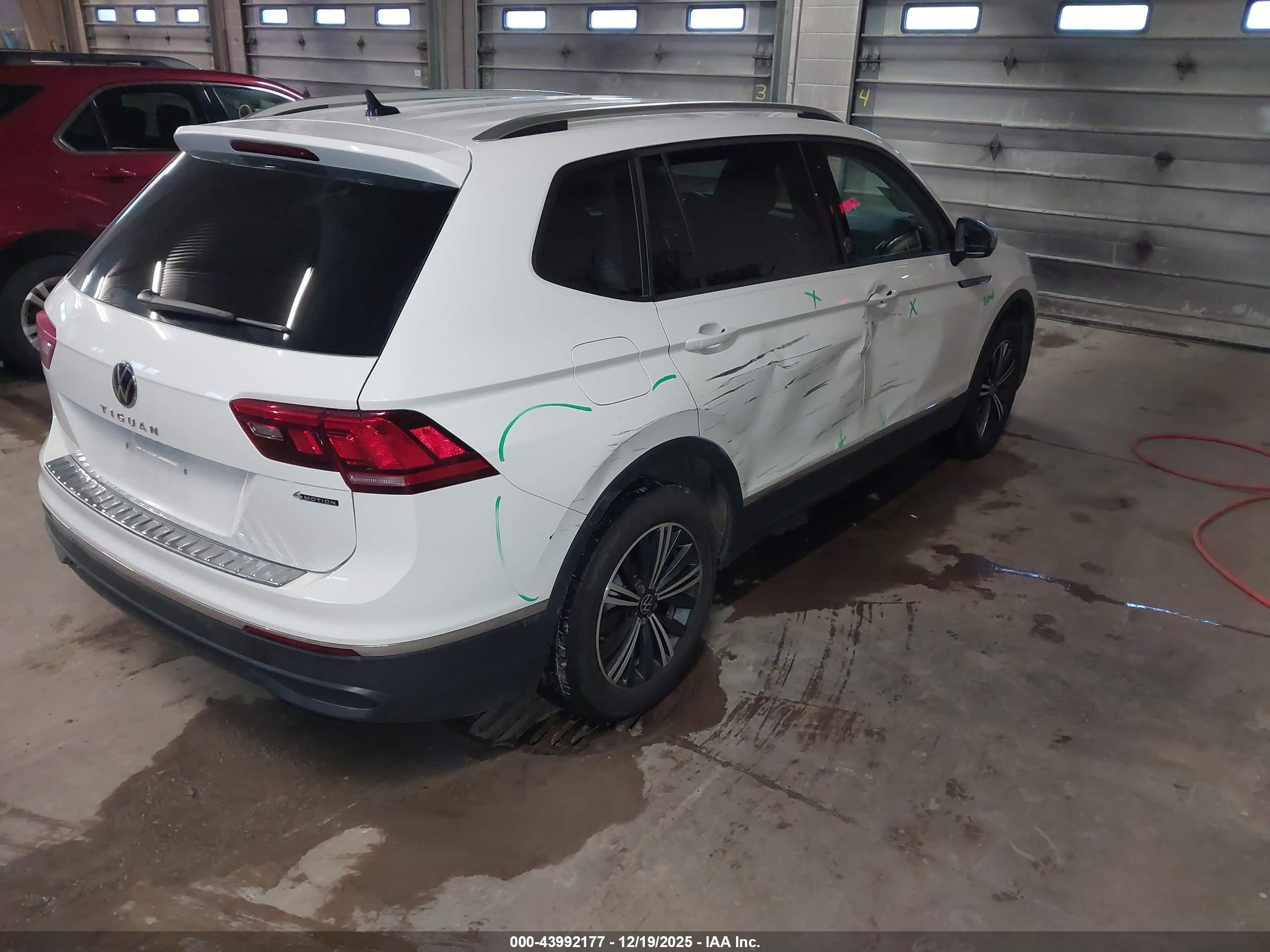 VOLKSWAGEN TIGUAN image 4
