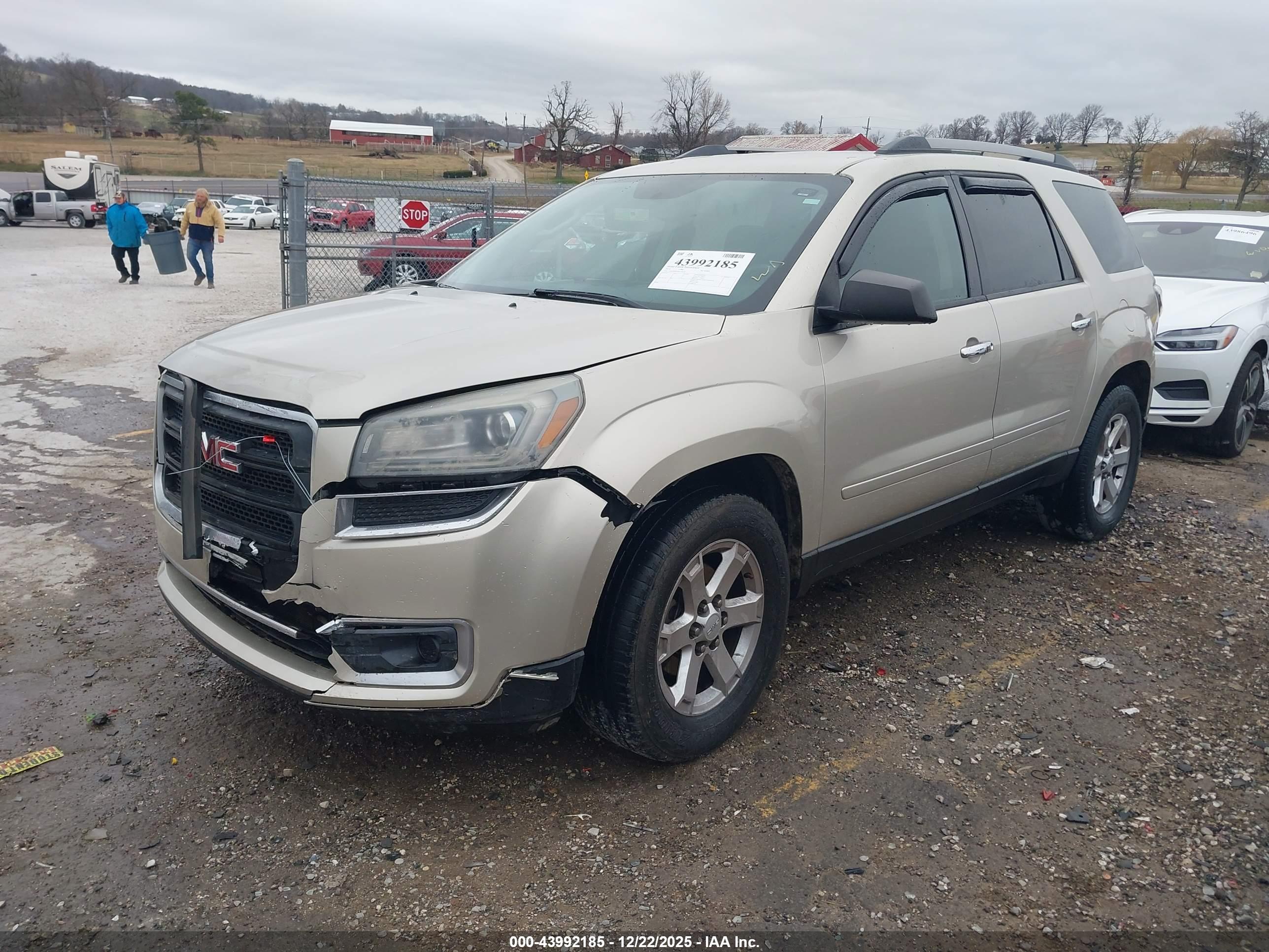 GMC ACADIA image 2