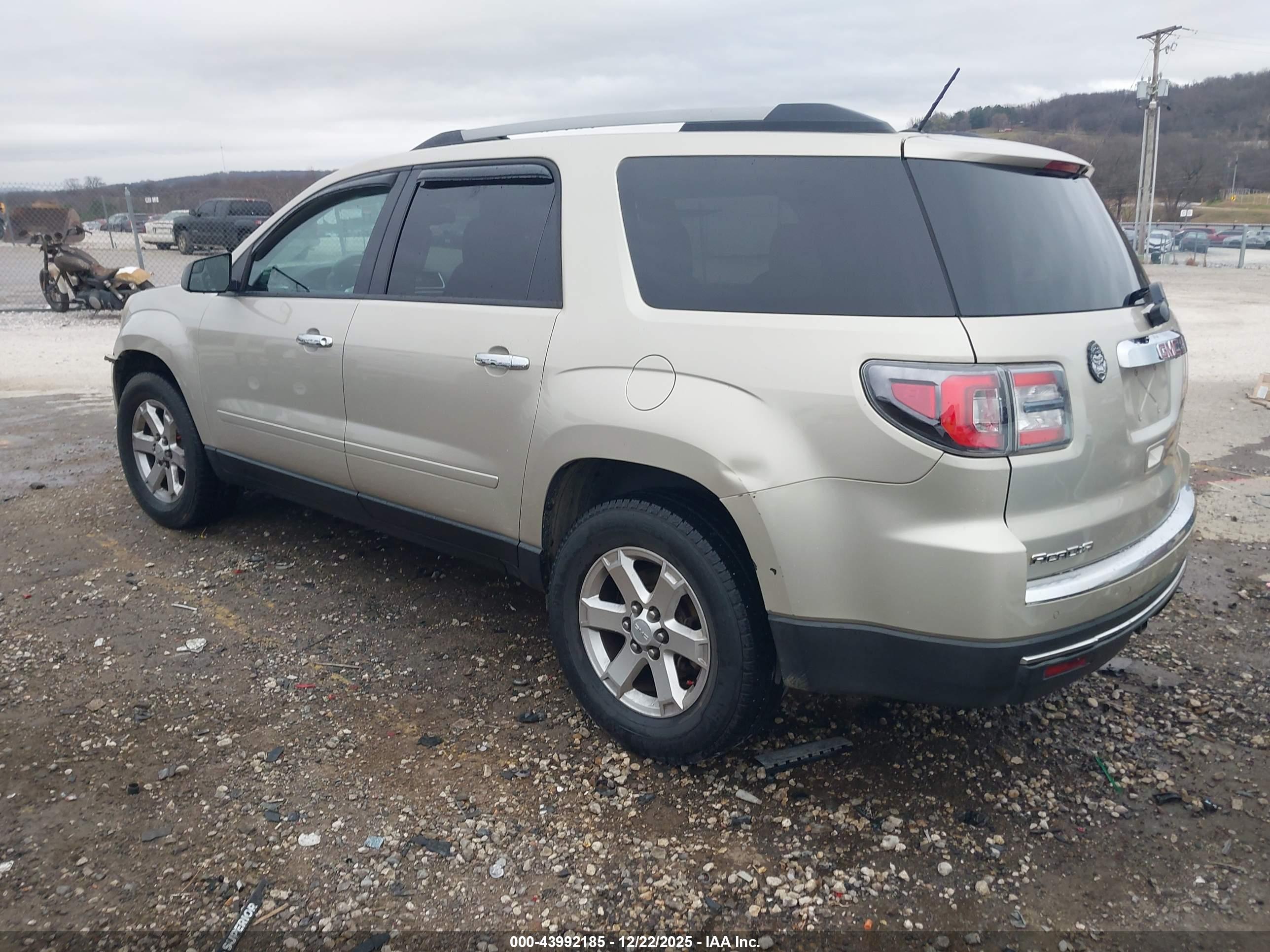 GMC ACADIA image 3