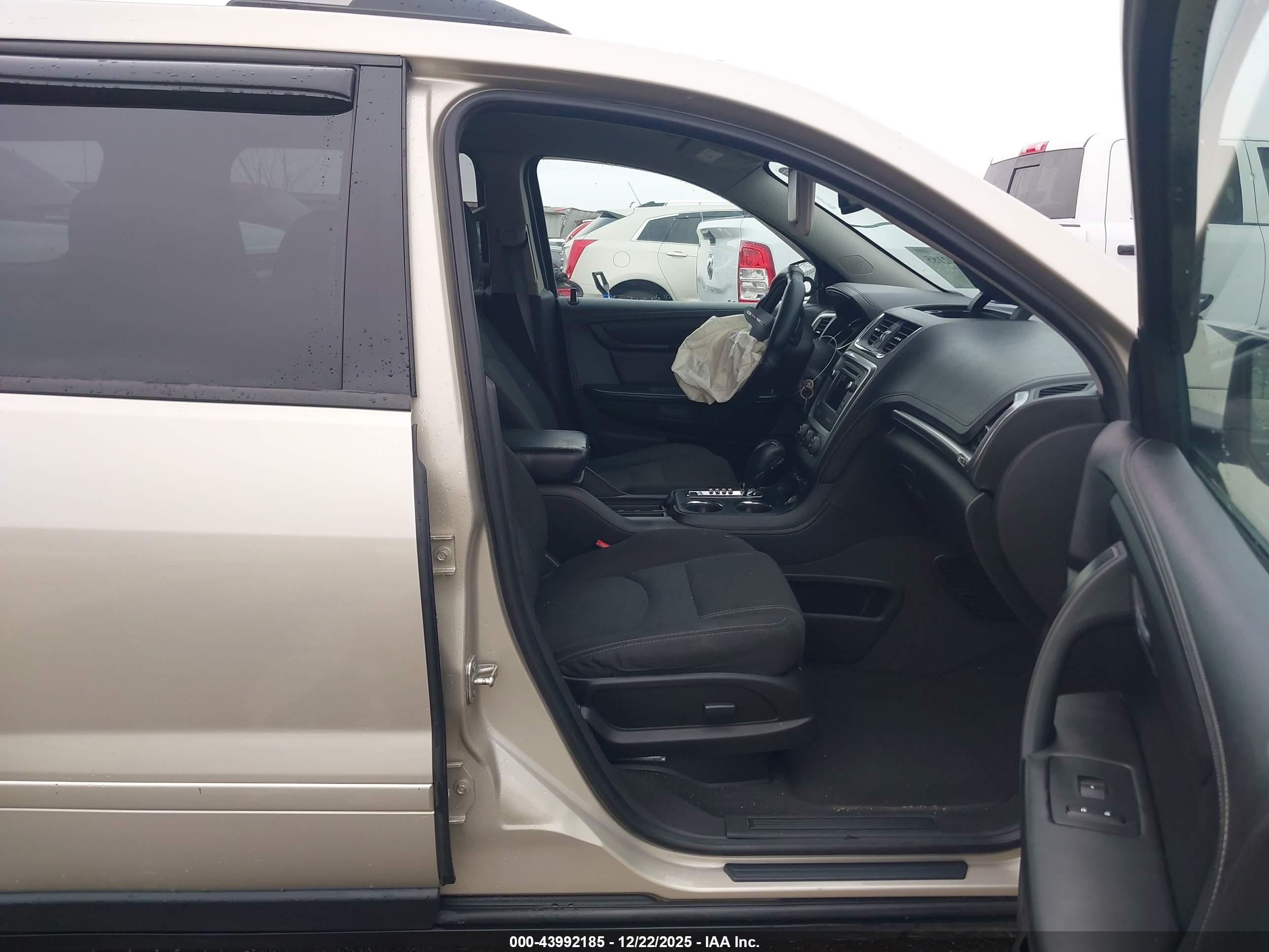 GMC ACADIA image 5