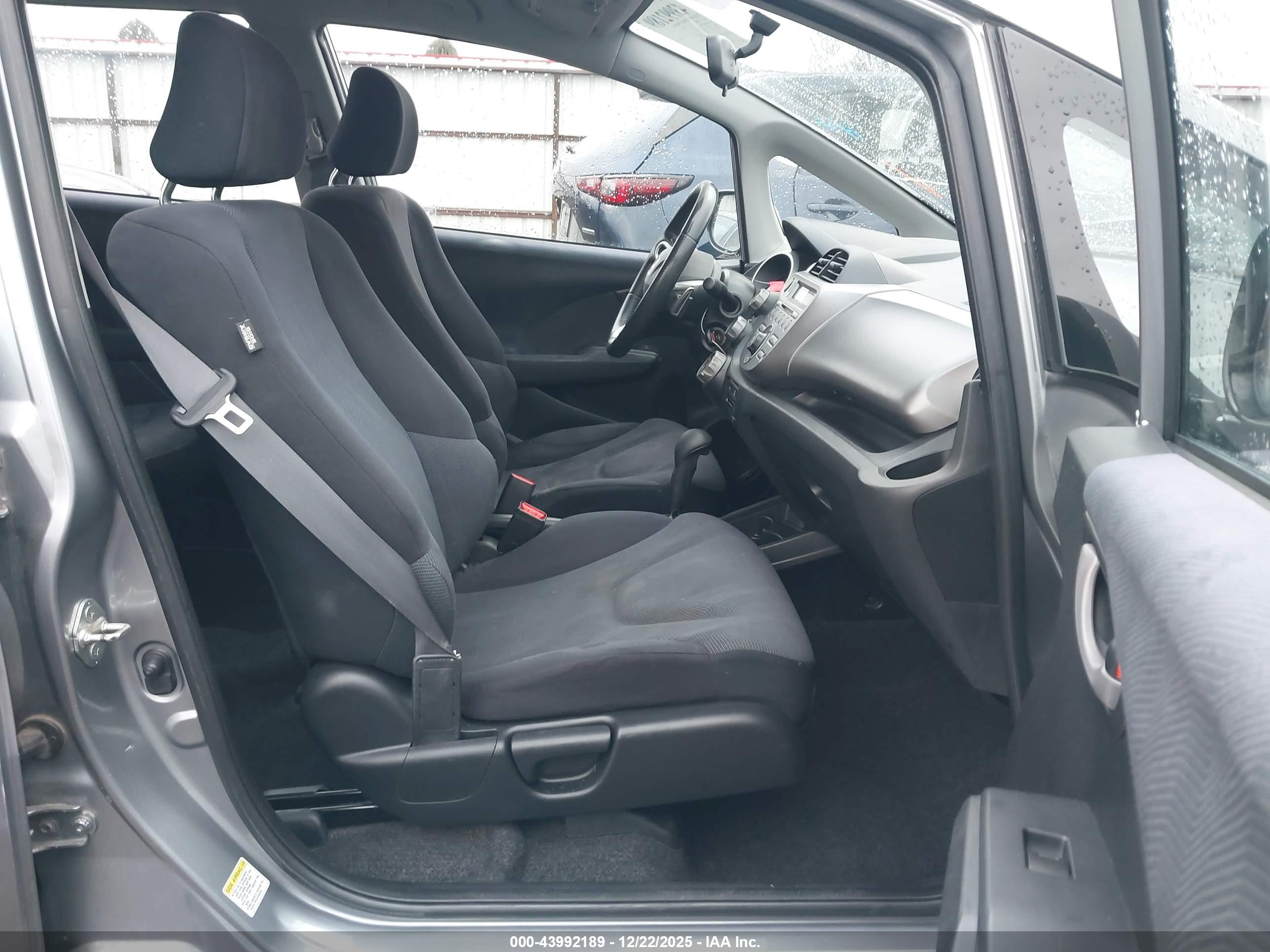 HONDA FIT image 5