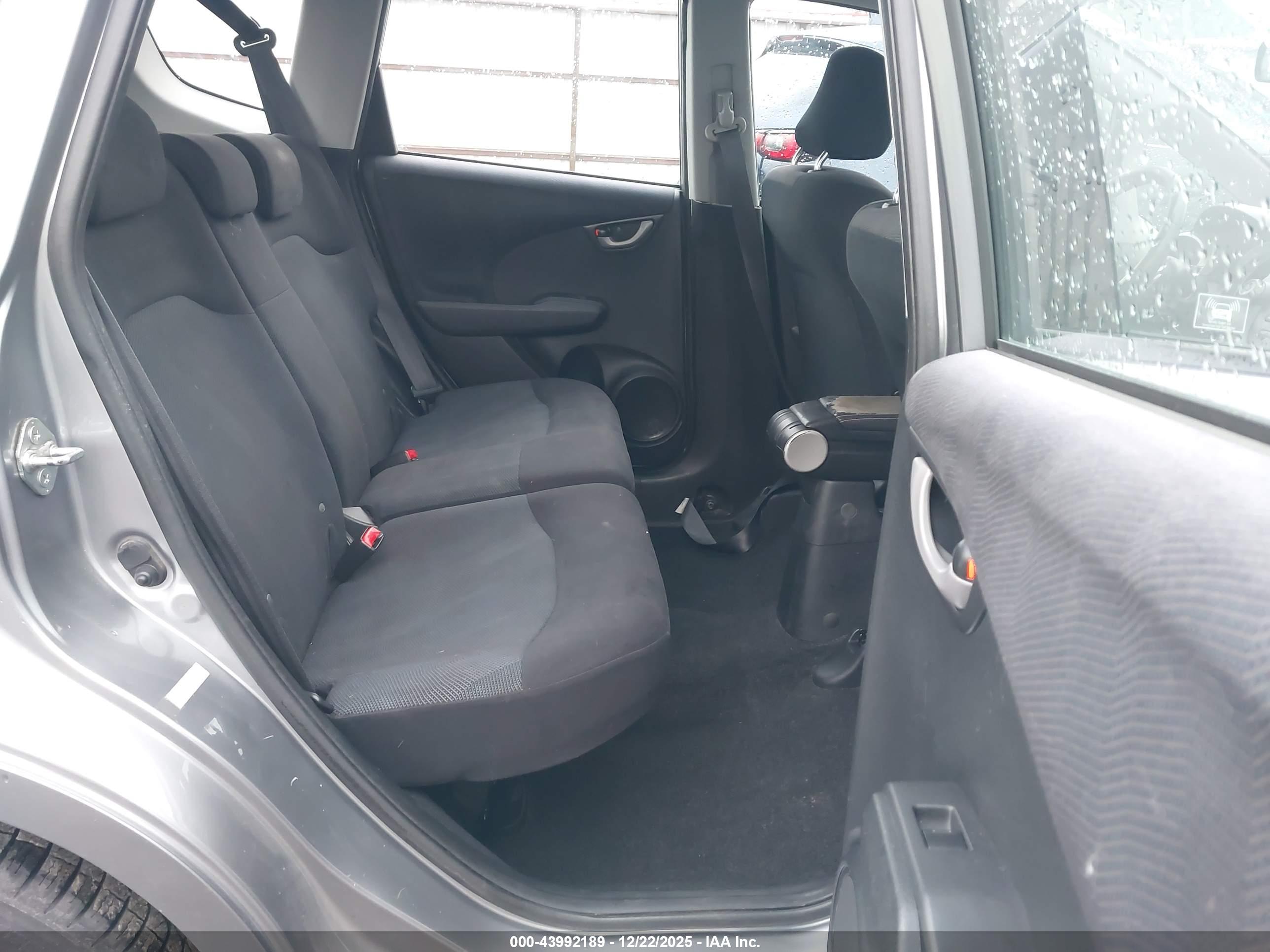 HONDA FIT image 8