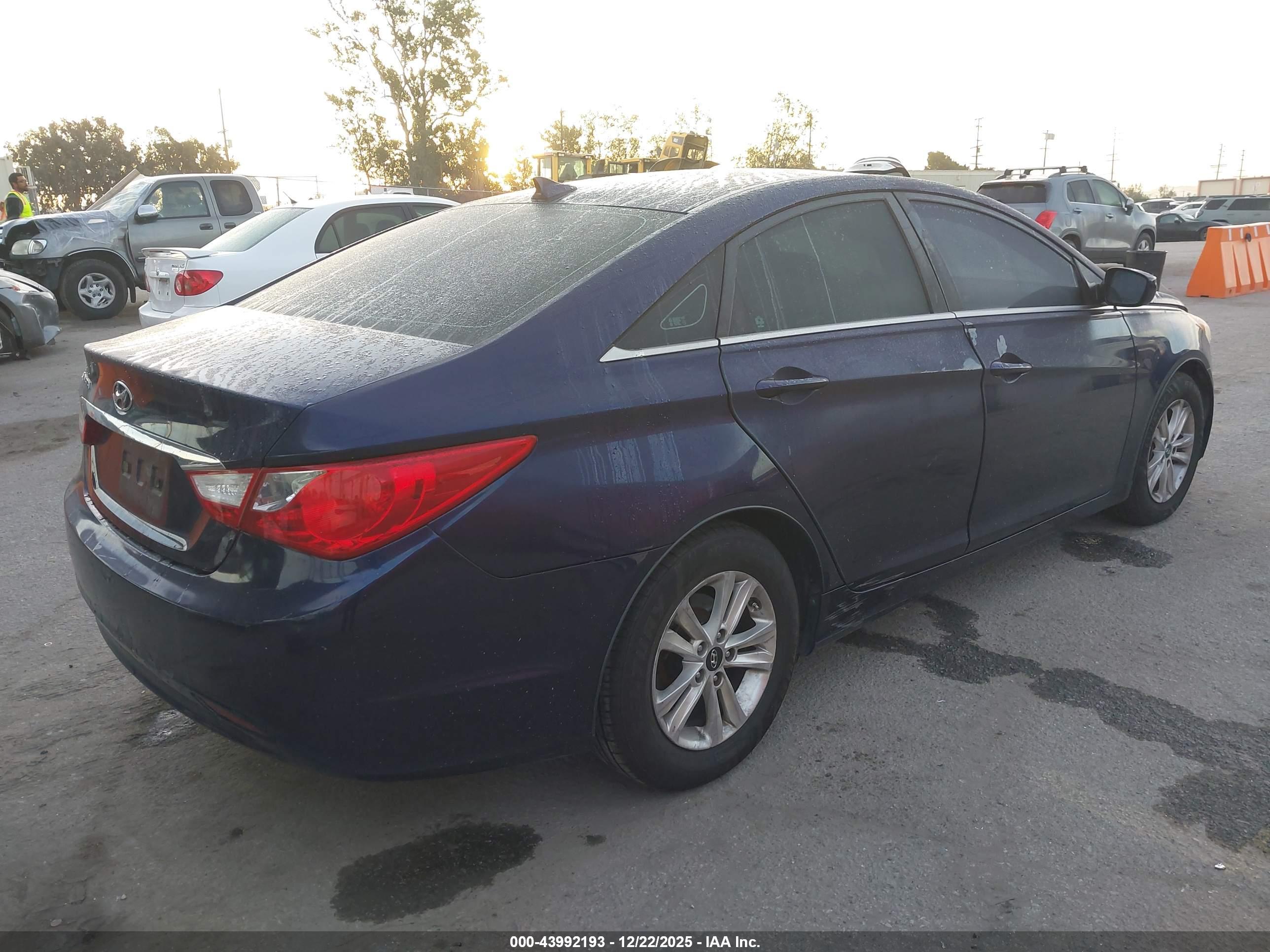 HYUNDAI SONATA image 4