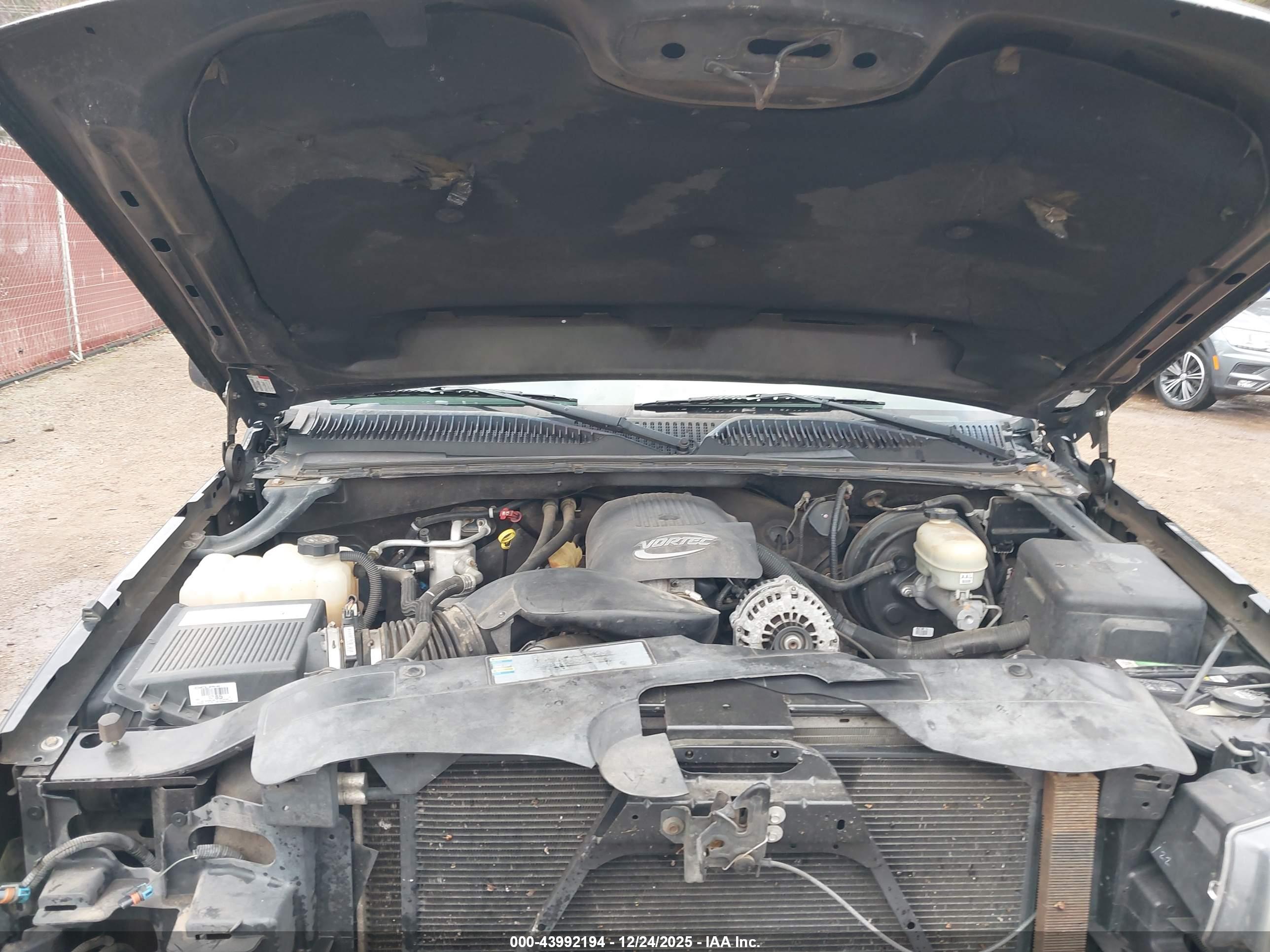 CHEVROLET SILVERADO image 10