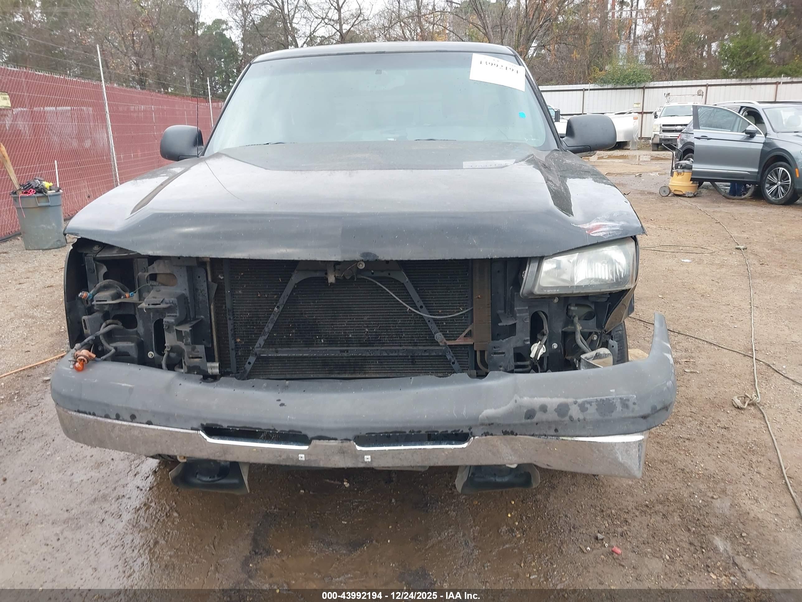 CHEVROLET SILVERADO image 6