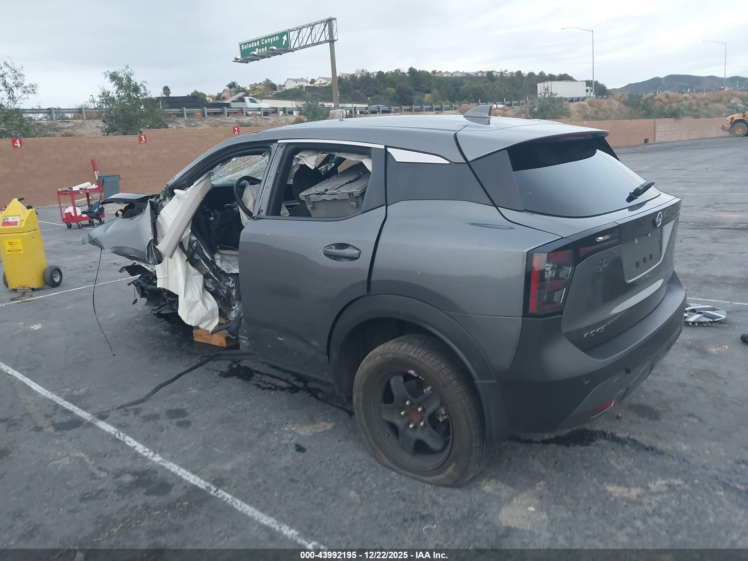 NISSAN KICKS image 3