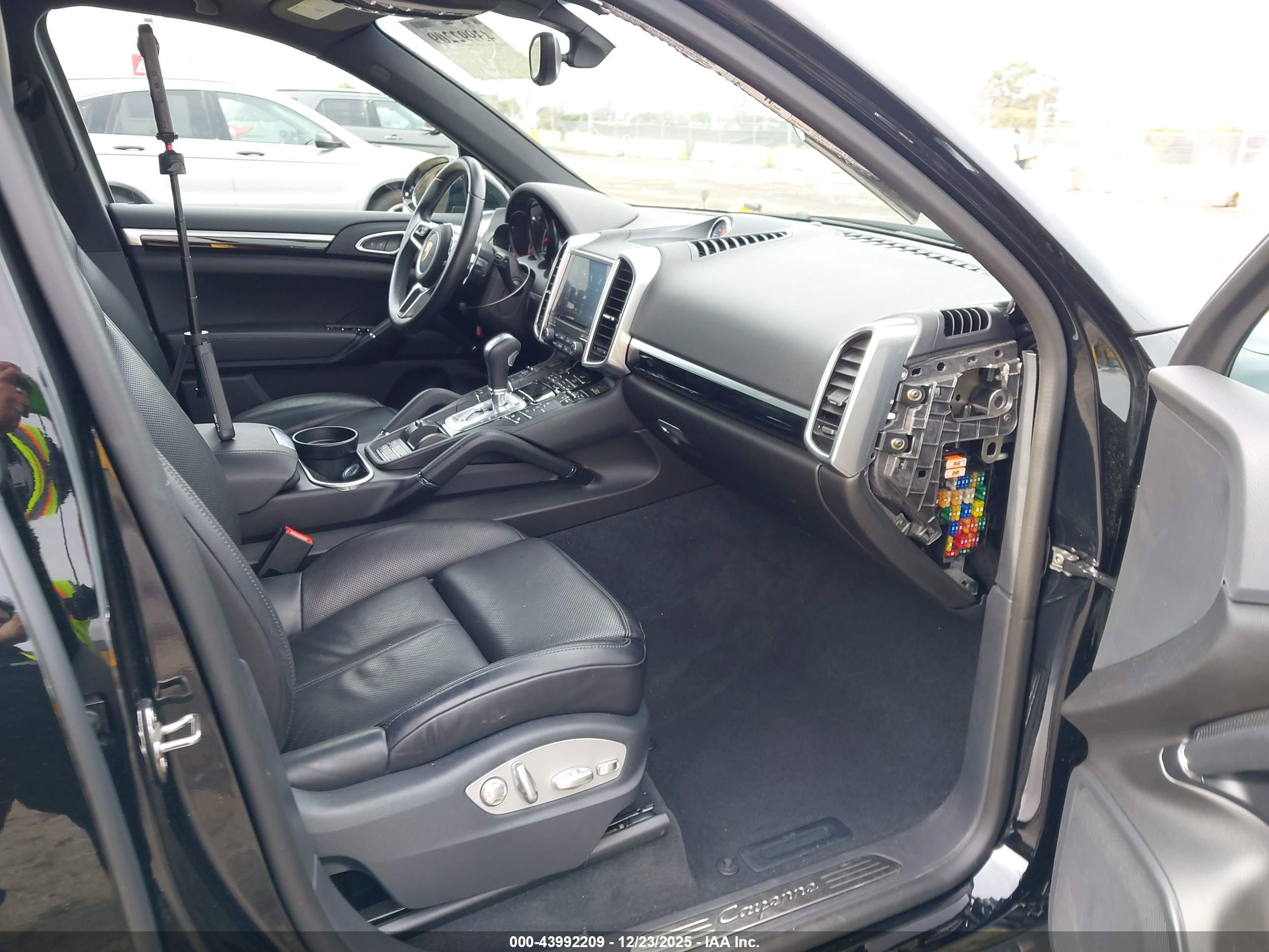 PORSCHE CAYENNE image 5