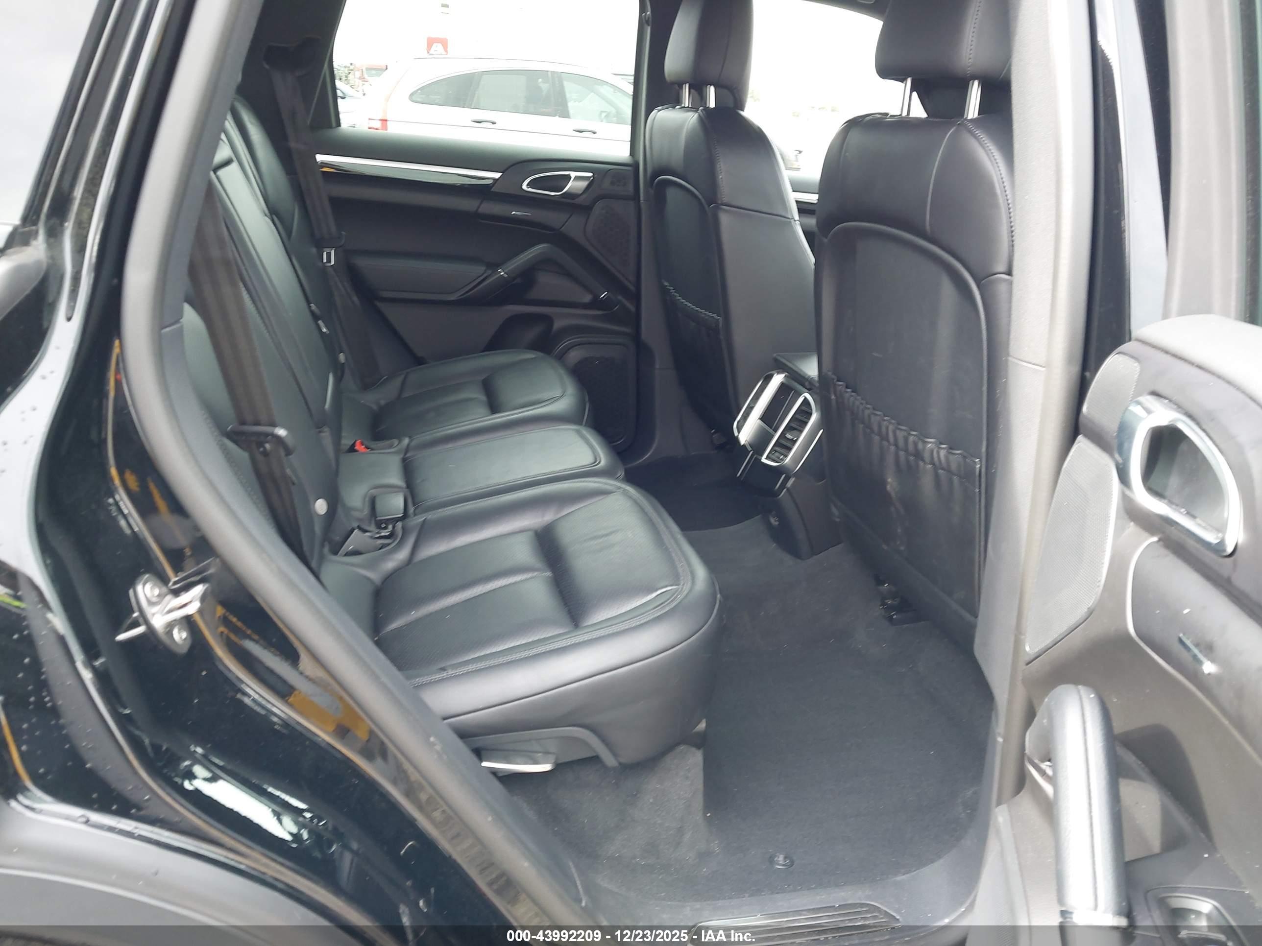 PORSCHE CAYENNE image 8