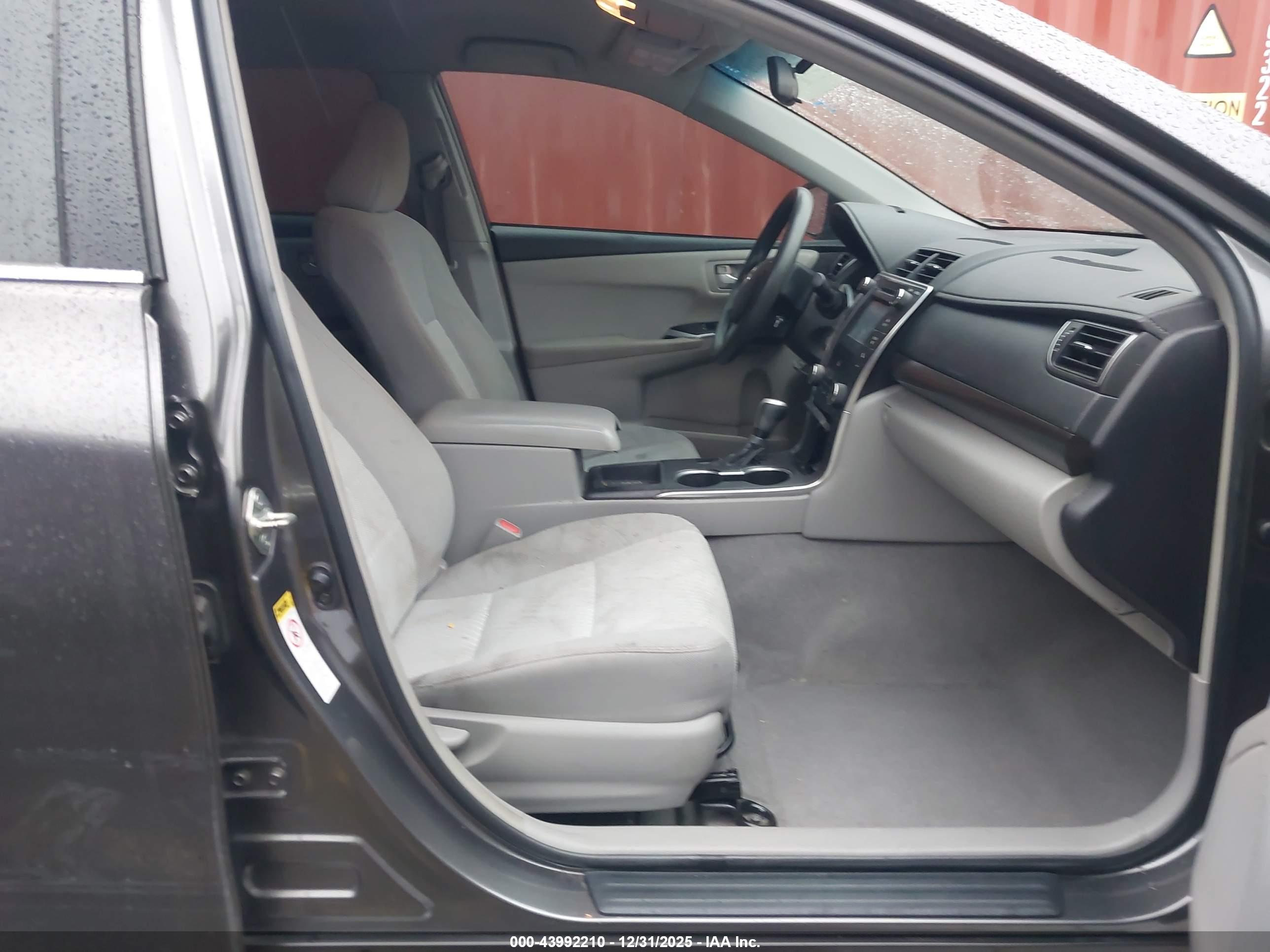 TOYOTA CAMRY image 5