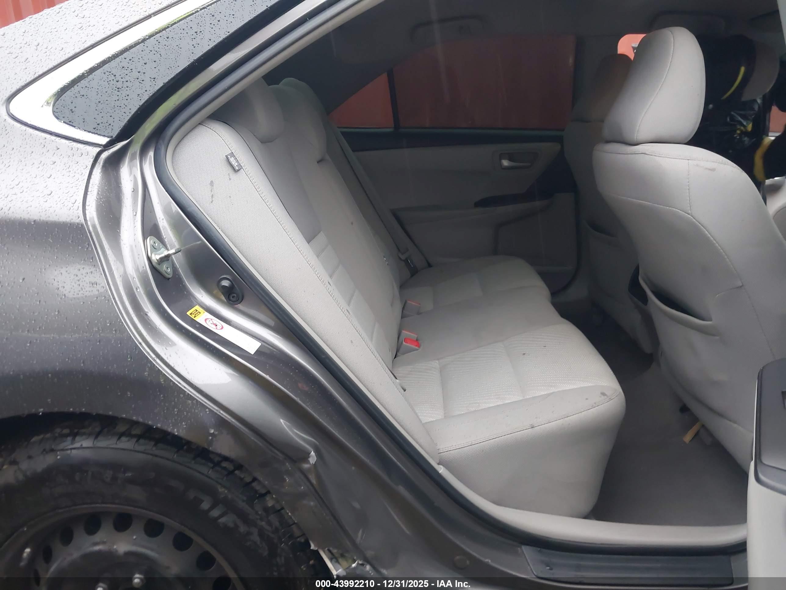 TOYOTA CAMRY image 8