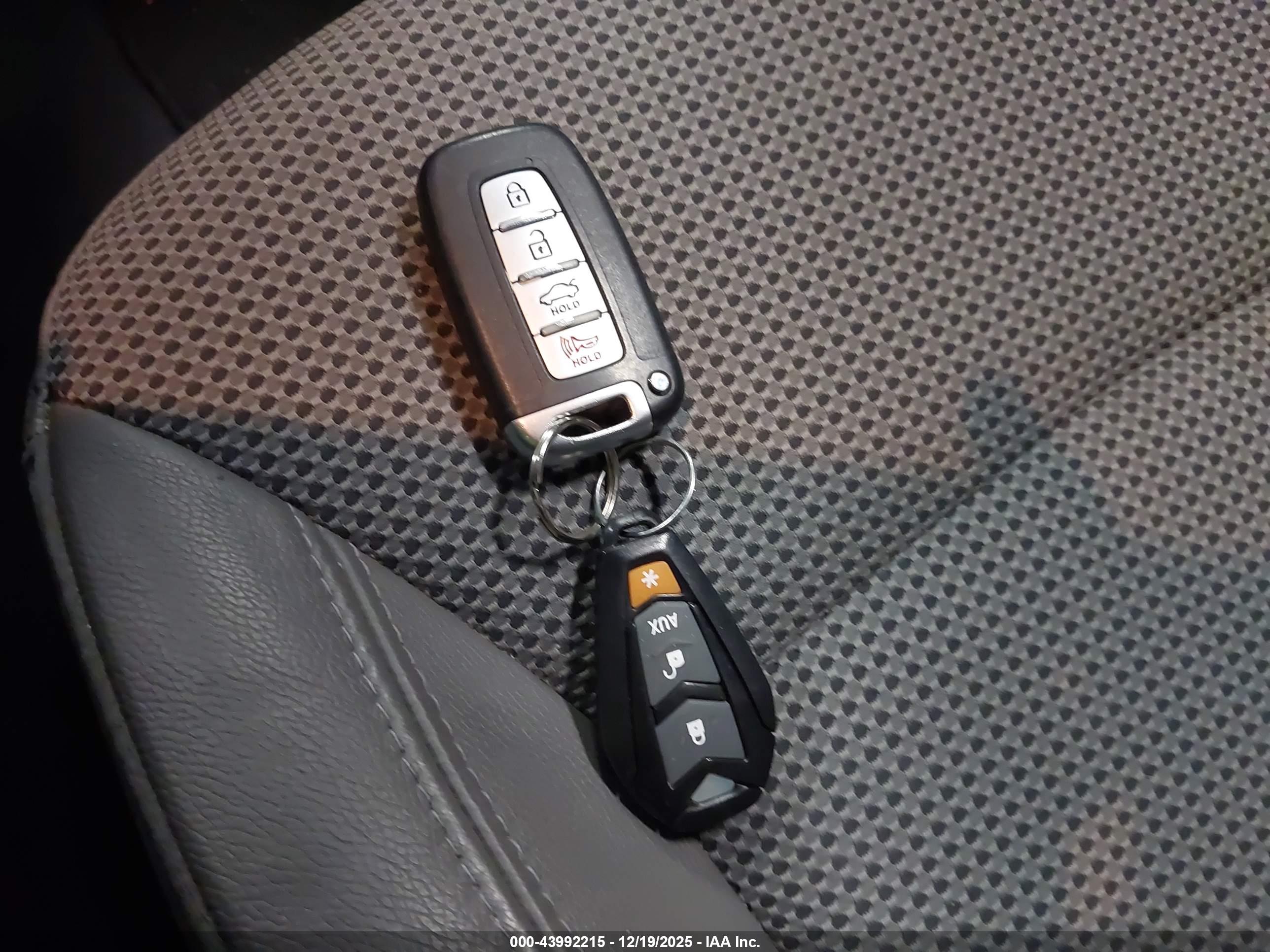HYUNDAI SONATA image 11