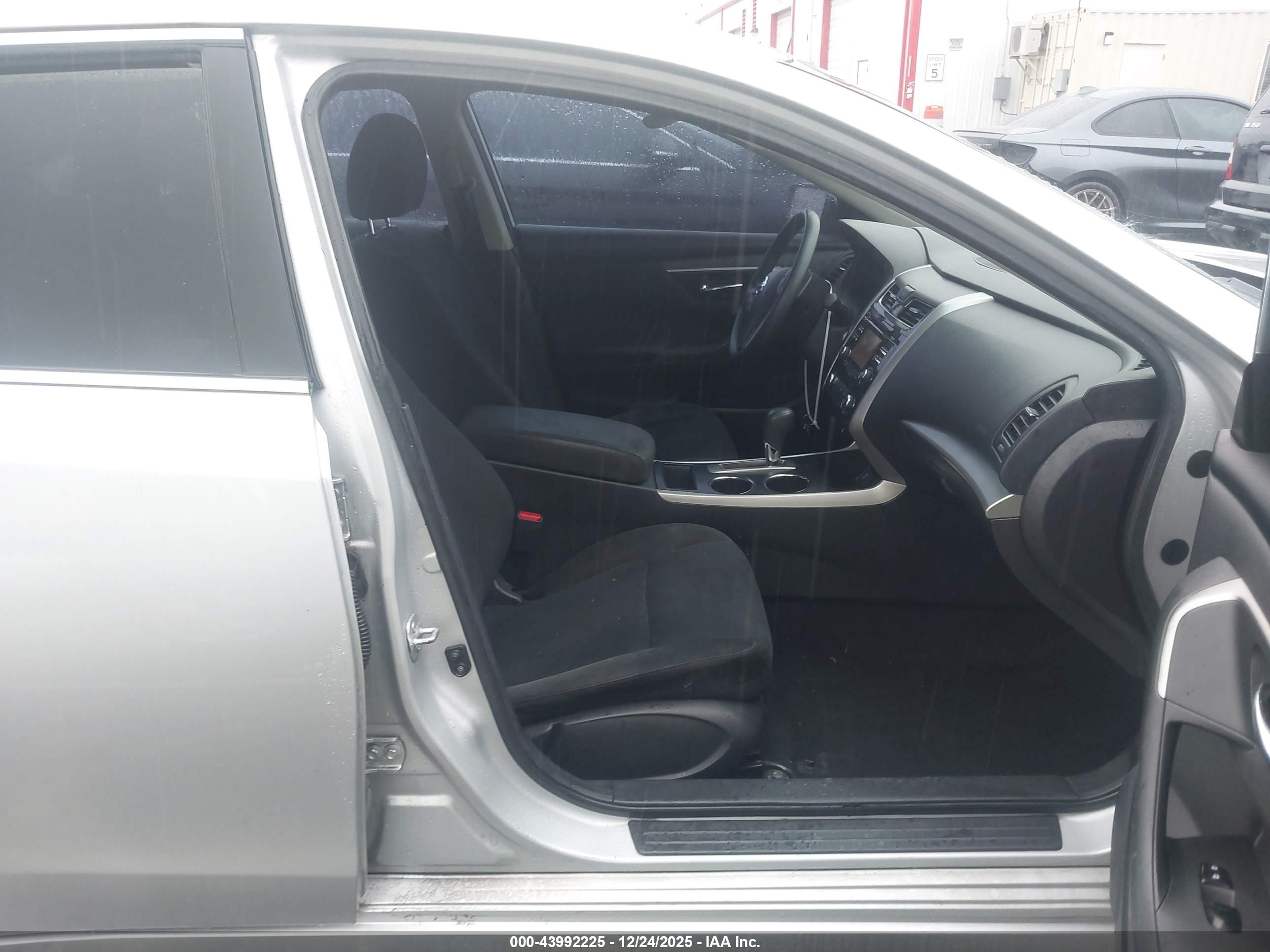 NISSAN ALTIMA image 5