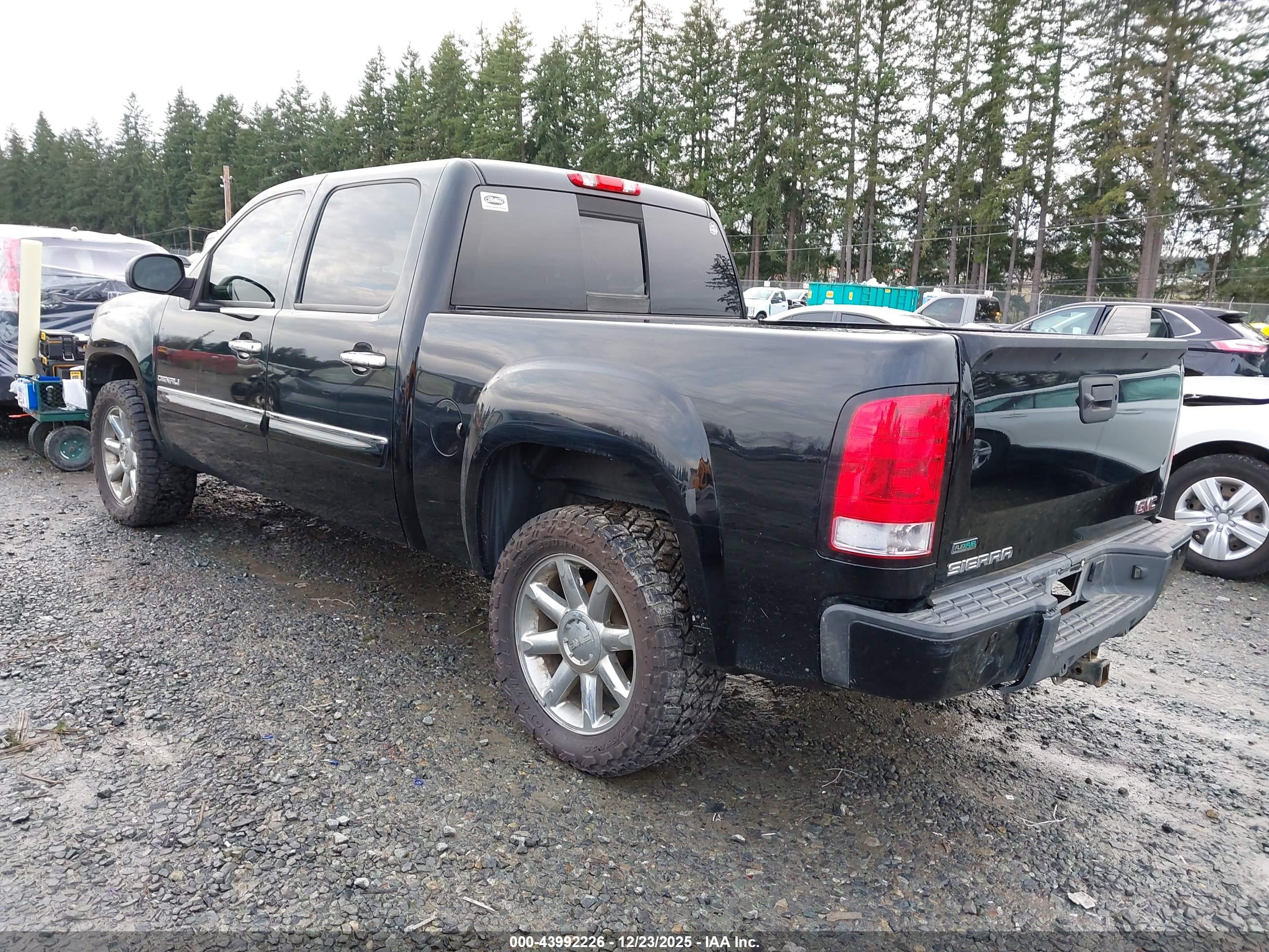 GMC SIERRA image 3