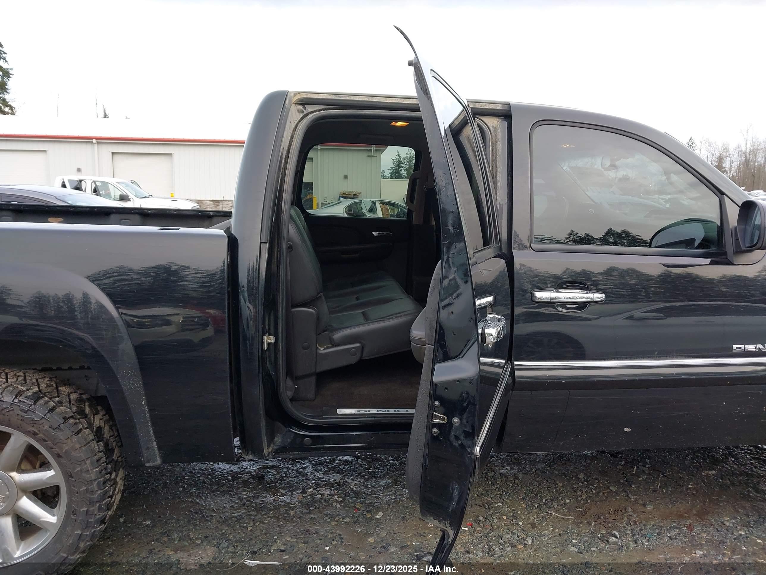 GMC SIERRA image 8