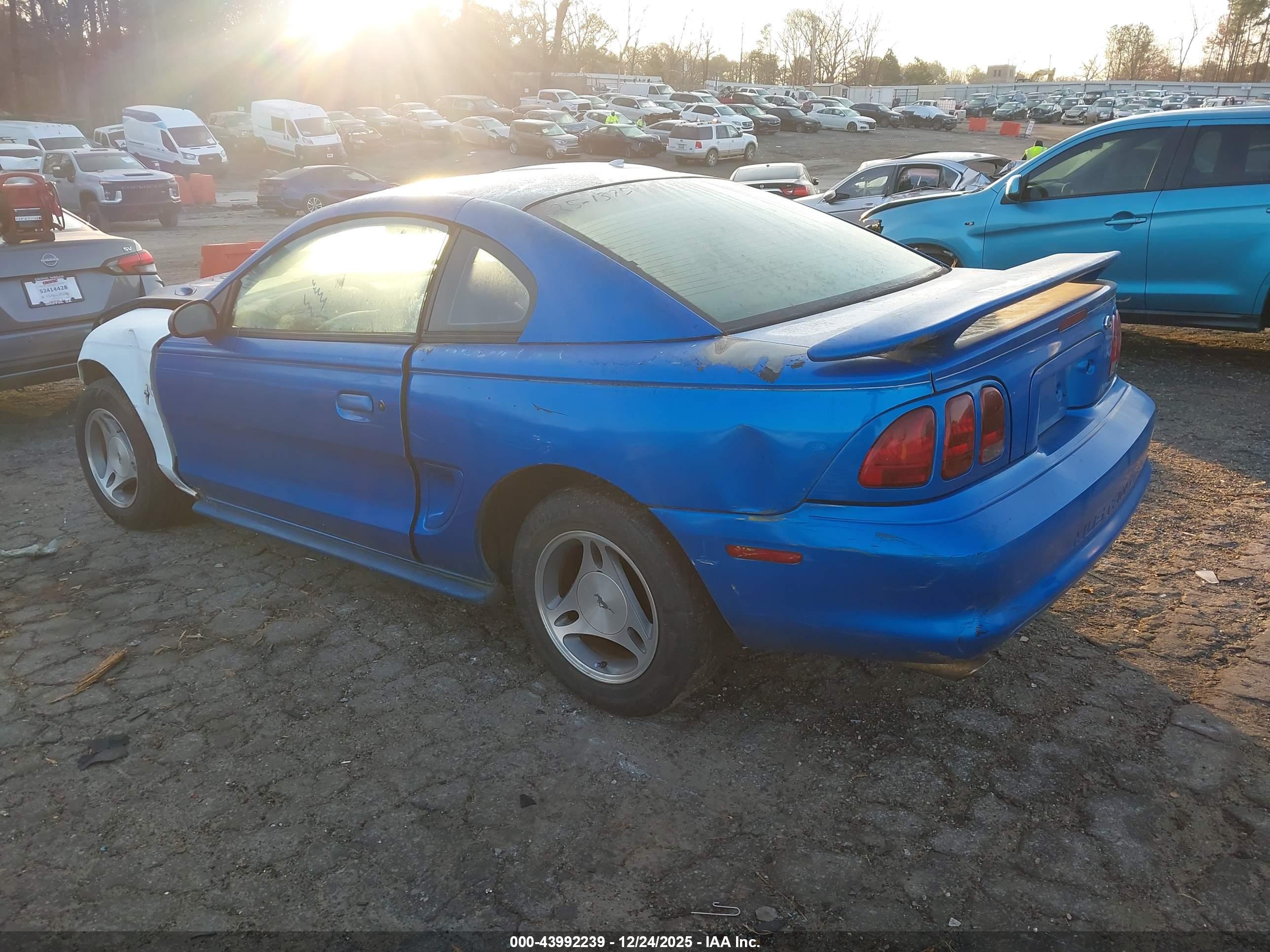 FORD MUSTANG image 3