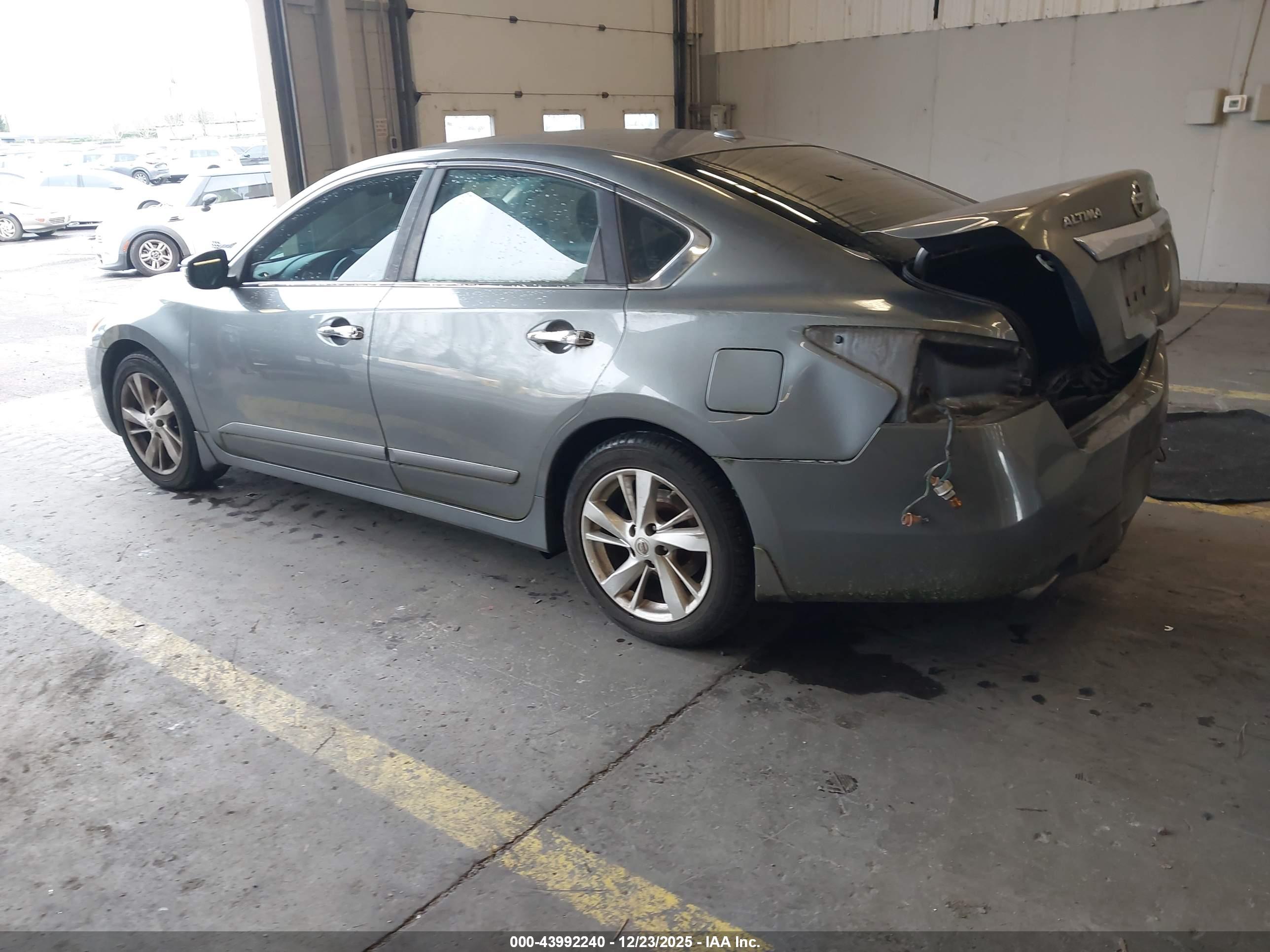 NISSAN ALTIMA image 3