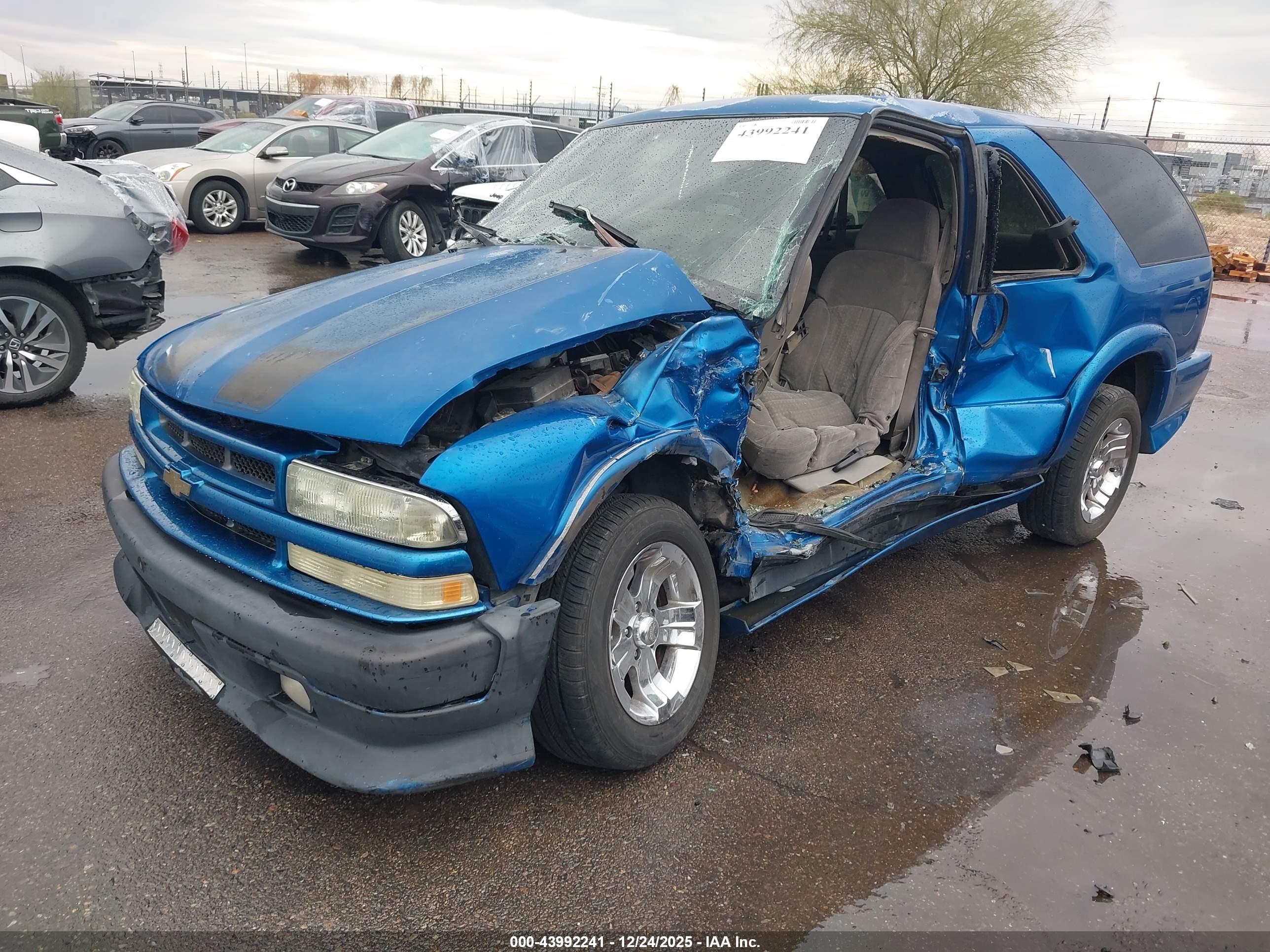 CHEVROLET BLAZER image 2