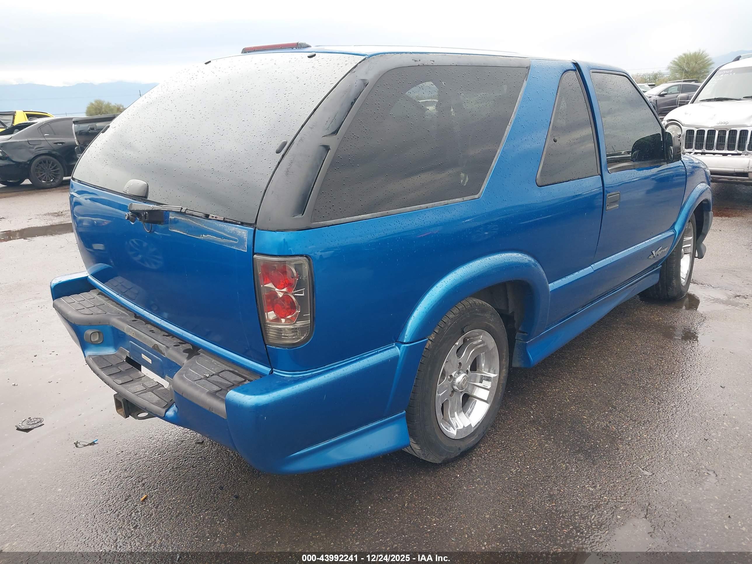 CHEVROLET BLAZER image 4