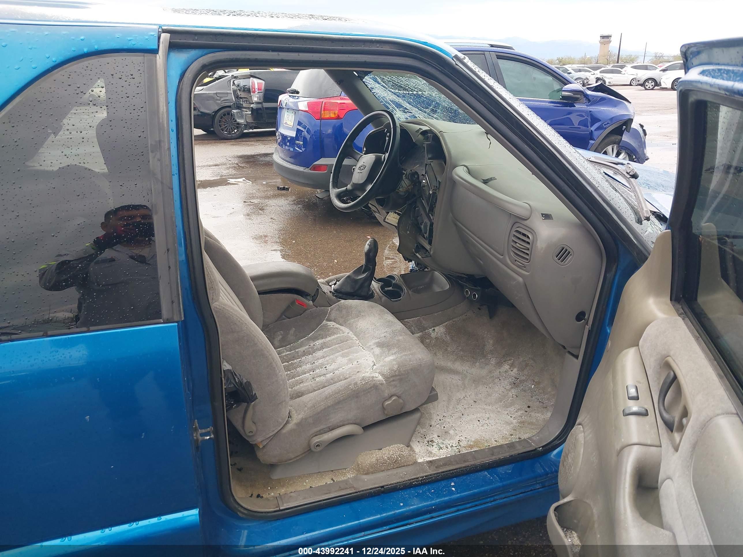 CHEVROLET BLAZER image 5