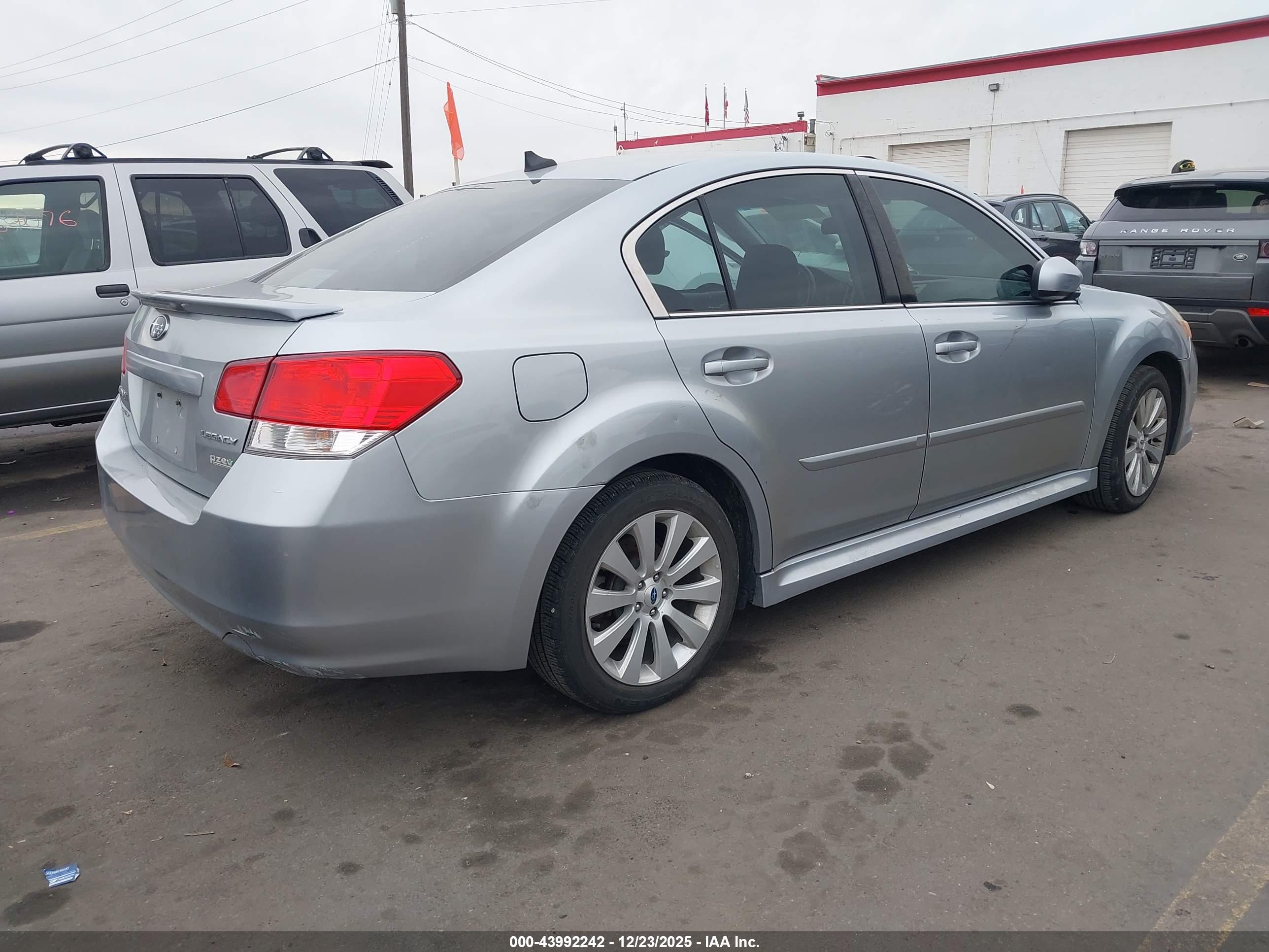 SUBARU LEGACY image 4