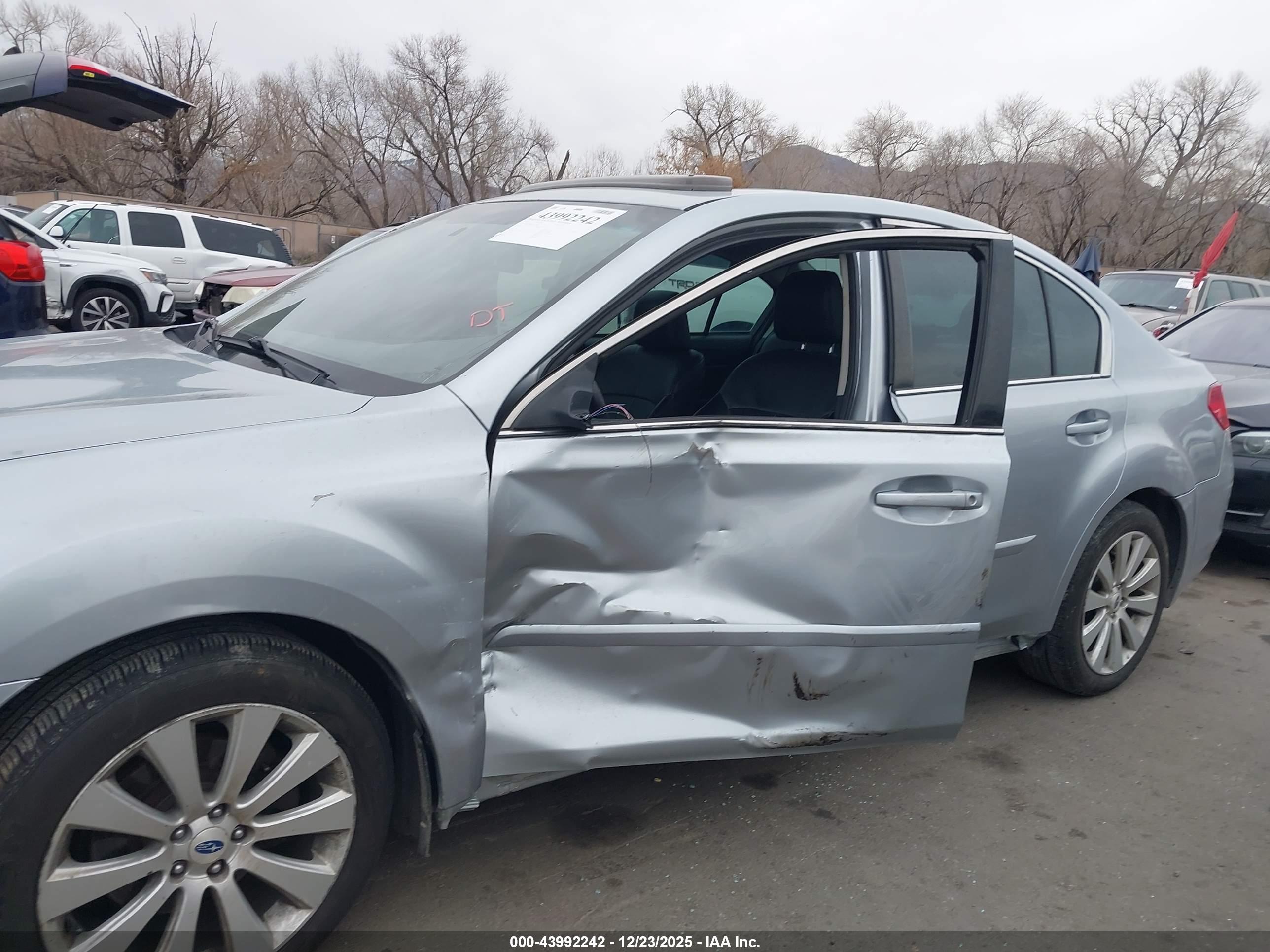 SUBARU LEGACY image 6