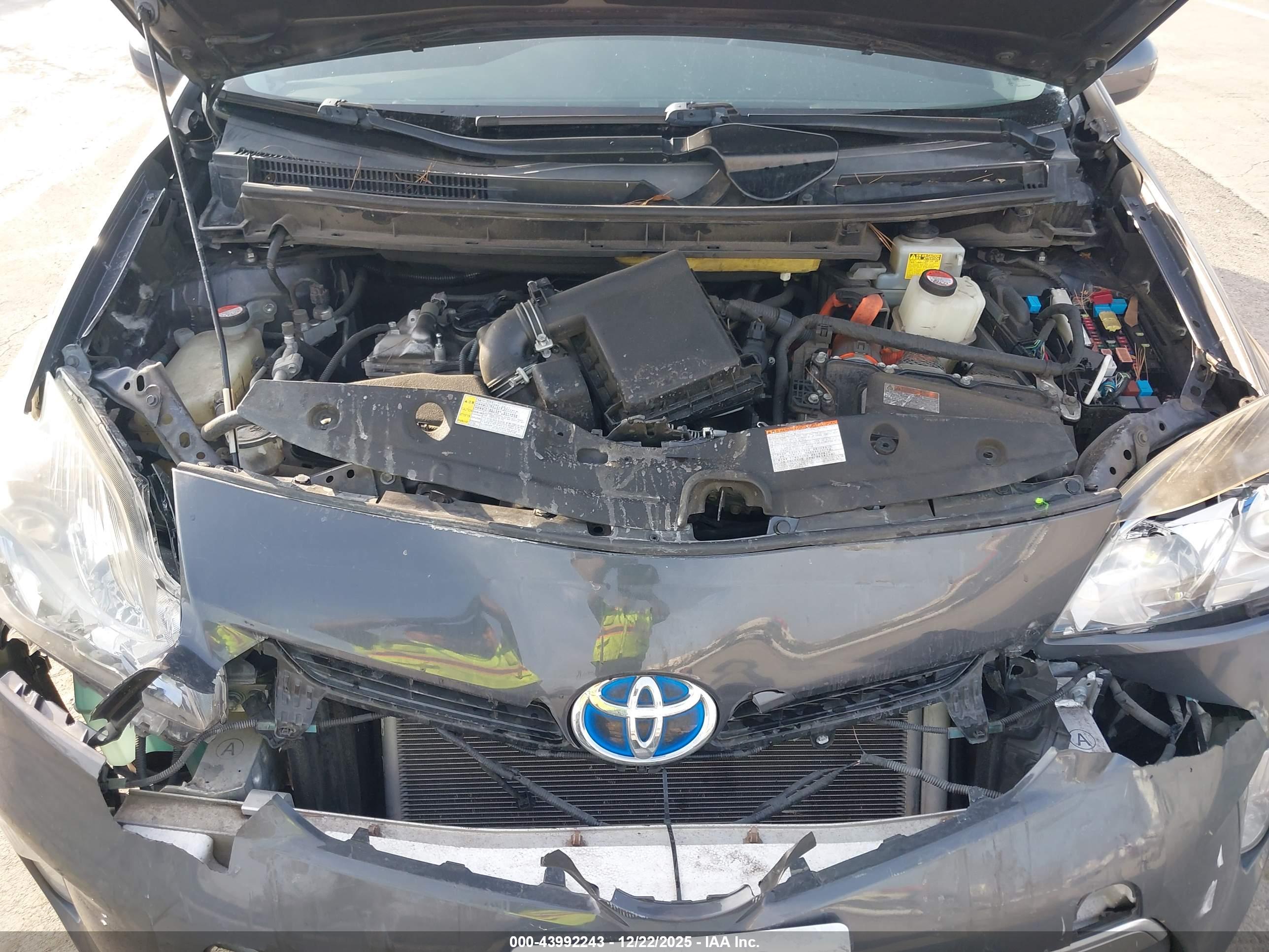 TOYOTA PRIUS image 10