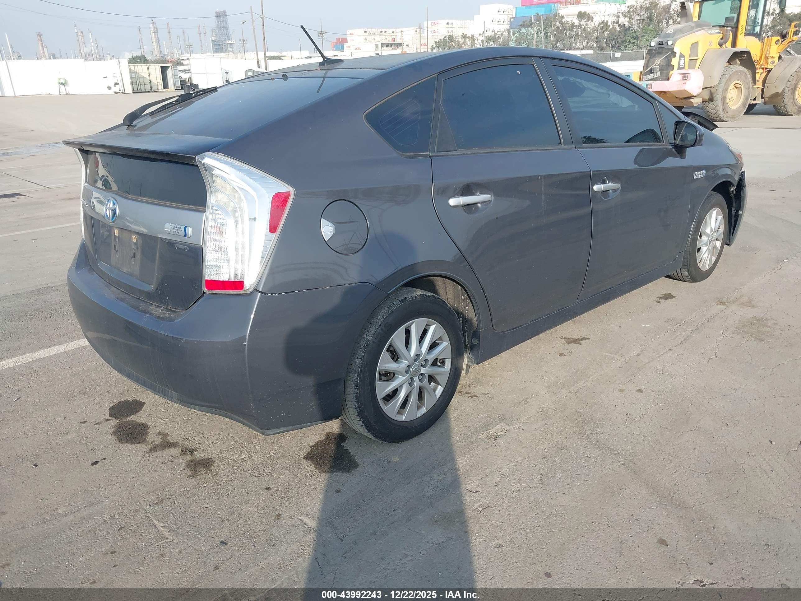 TOYOTA PRIUS image 4