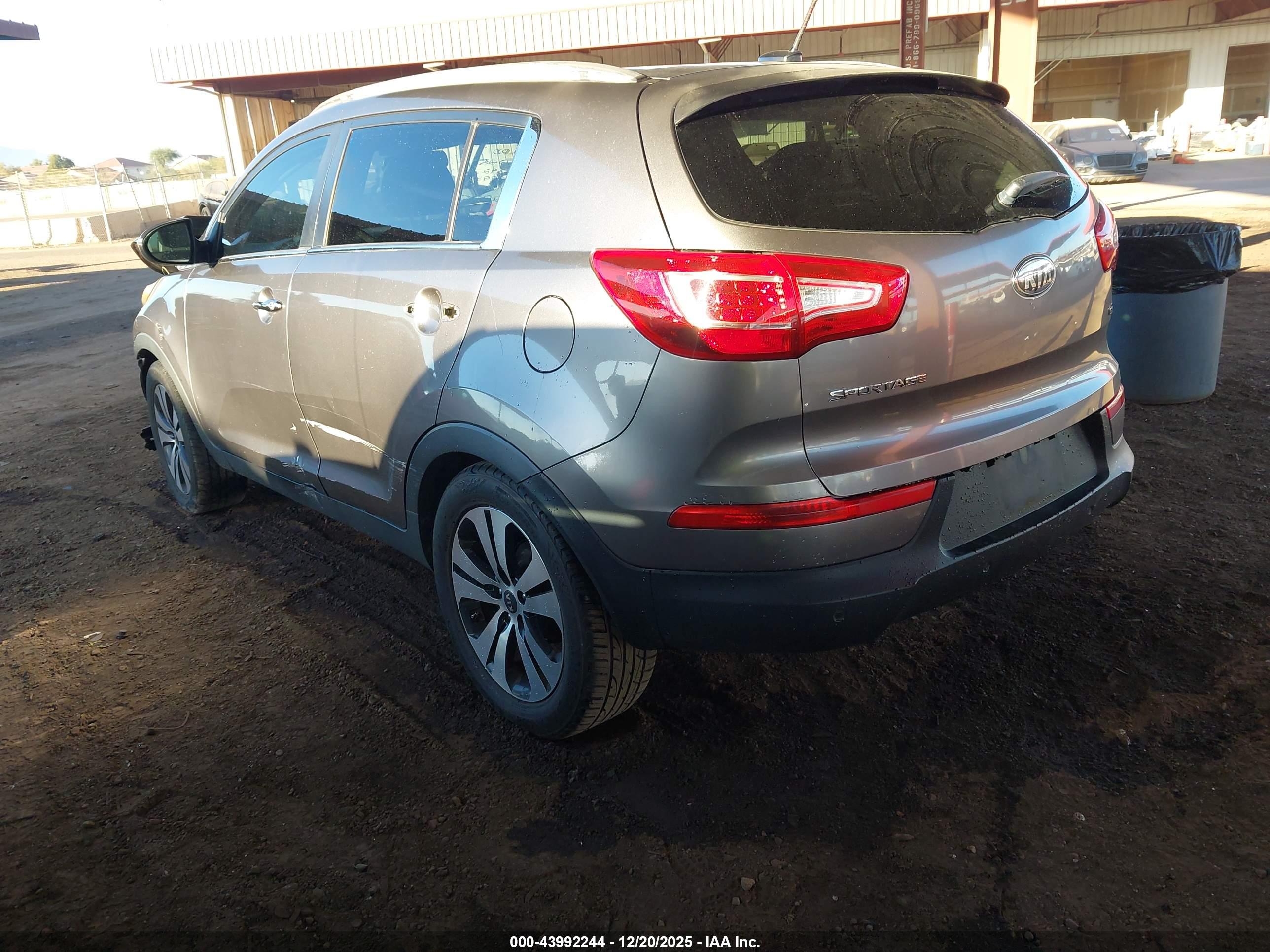 KIA SPORTAGE image 3
