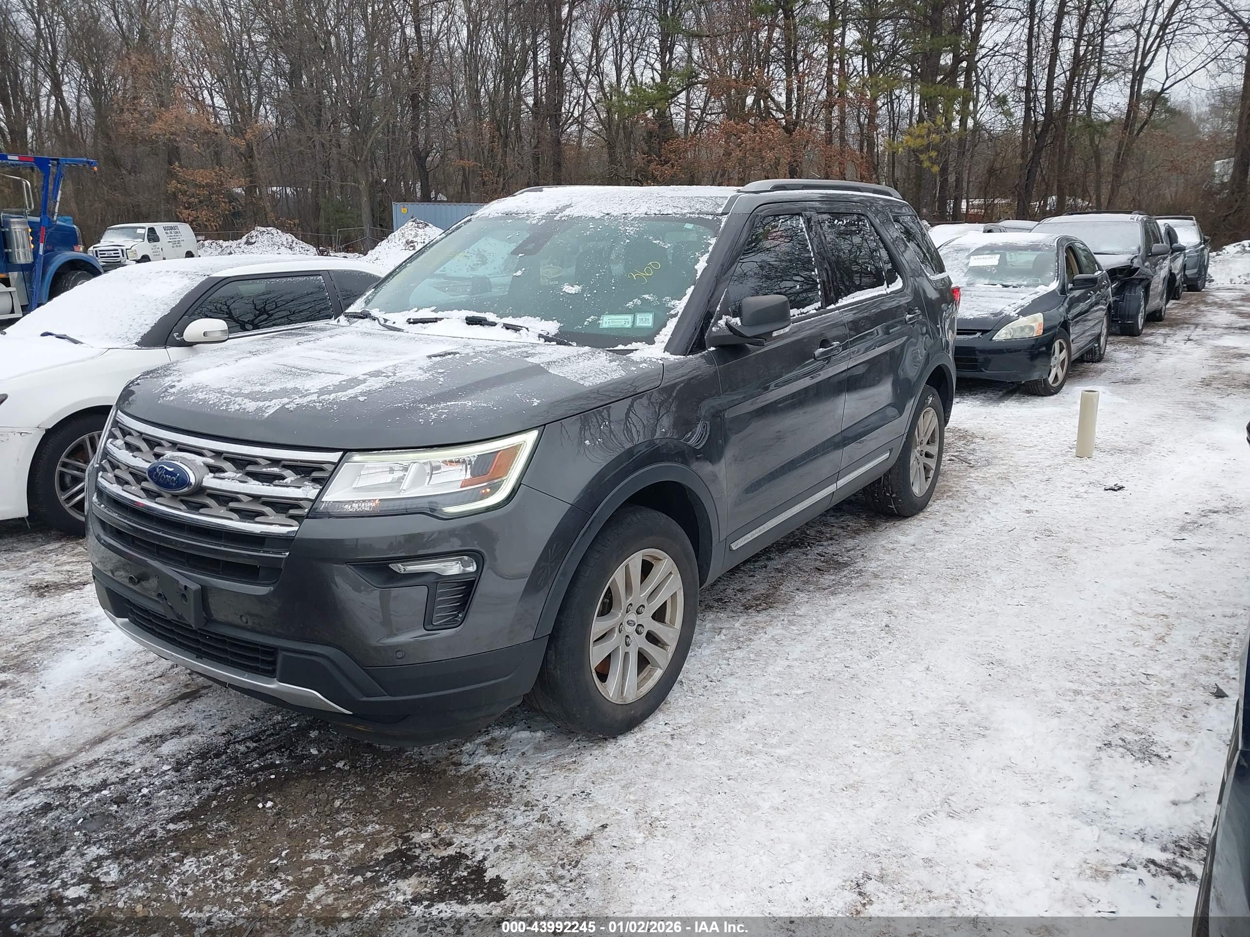 FORD EXPLORER image 2
