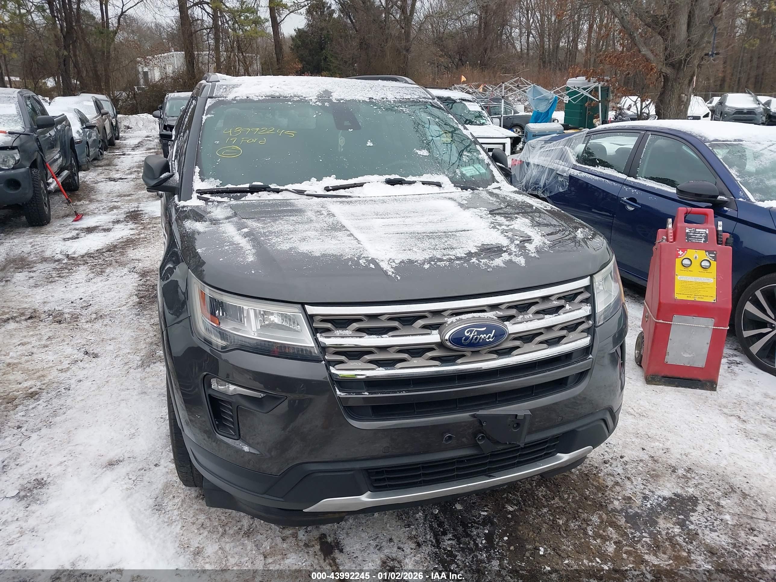 FORD EXPLORER image 6